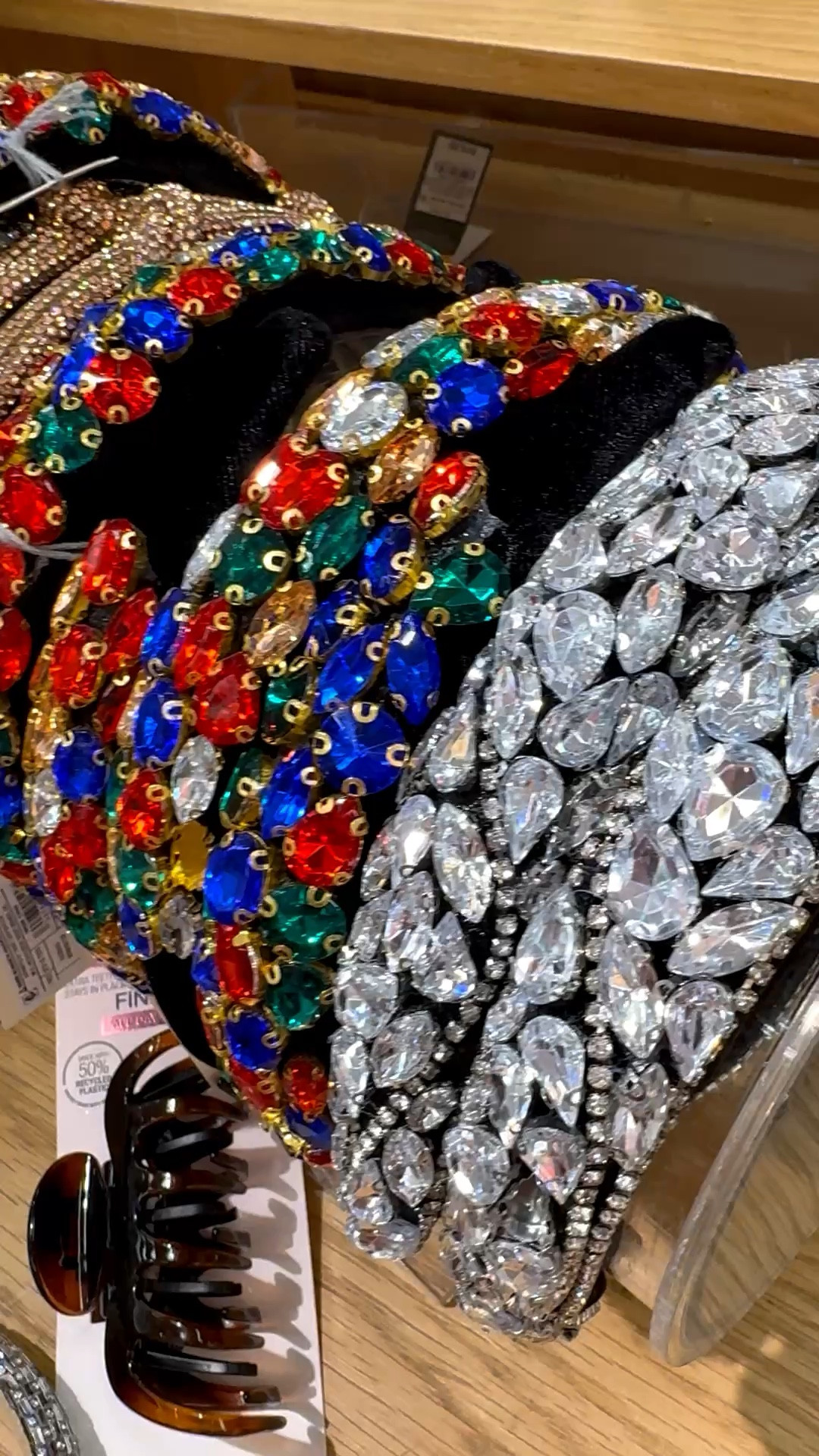 How beautiful are these rhinestone headbands ?!? They’re perfect for holiday or new New Year’s Eve parties ! 

#LTKHoliday #LTKFindsUnder50 #LTKstorytime