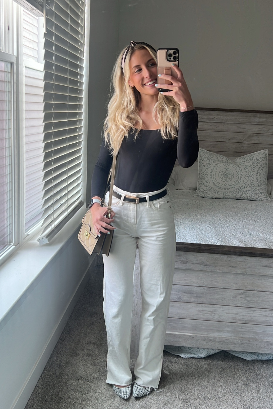 Jeans are Zara, but I linked similar ones!
🤍🖤

Quince code: “INFG-ANSLEYT10”
Walli code: “Ansley10"

White jeans, office fit, business casual, Amazon fashion, petite fashion, work outfit, Amazon belt, cute hair accessories, realtor outfits, women’s fashion, basics, black bodysuit, quince

#LTKShoeCrush #LTKStyleTip #LTKWorkwear
