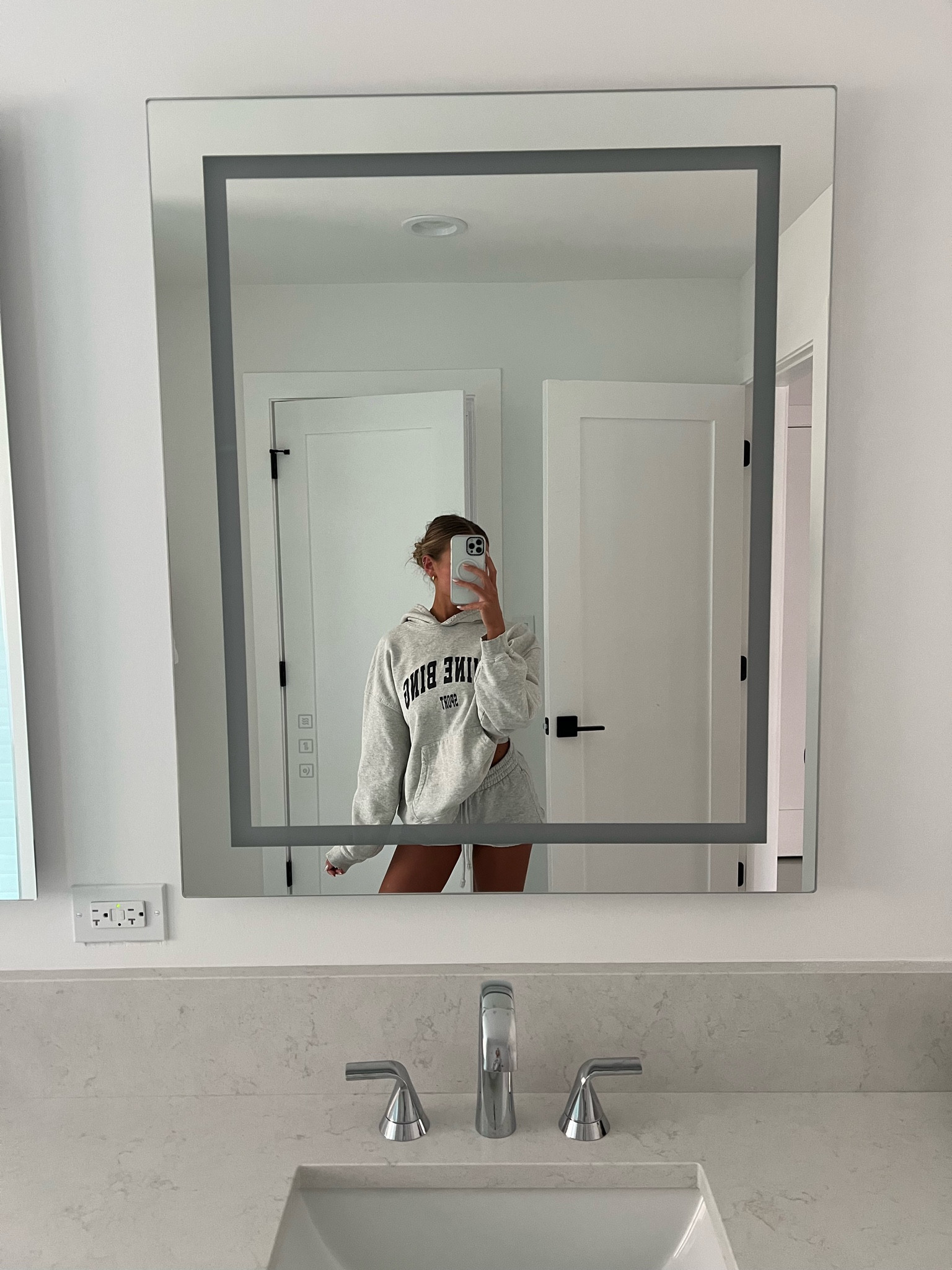 these hoodies !!! >>>

#LTKSeasonal #LTKActive #LTKfitness