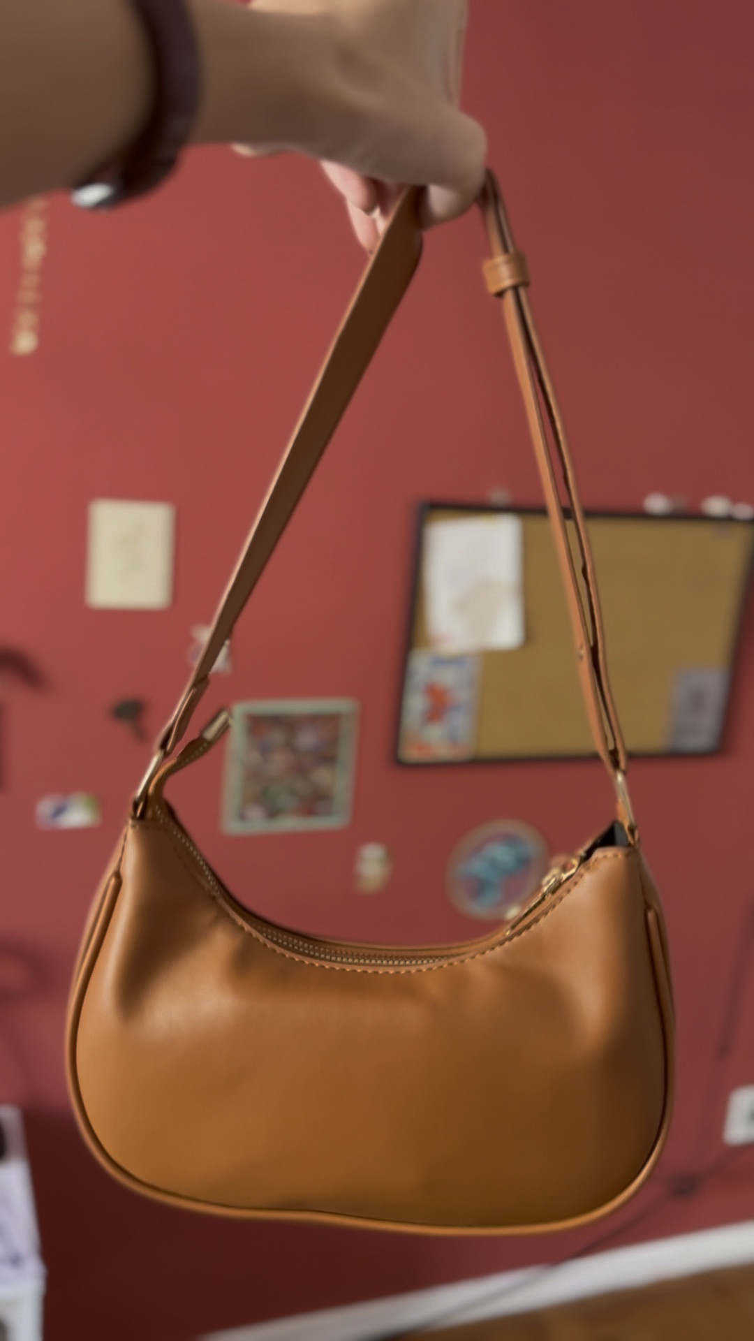 Eu amo essa bolsa, ela é baratinha, podre de chique e cabe tudoooo dentro! Tem várias cores, eu adoro 

#LTKmodamodesta #LTKlookdetrabalho #LTKbrasil