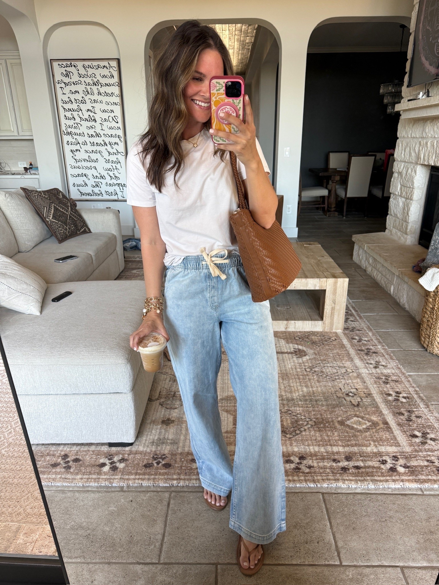 A white tee, drawstring denim + a brown woven tote. Sometimes the simplest outfits are my FAVORITE! 👏

white tee outfit, drawstring jeans, wide leg denim, casual fall outfit, brown woven tote, everyday outfit, relaxed denim, mom on the go, denim outfit, casual style, easy outfit idea, JulieFranks