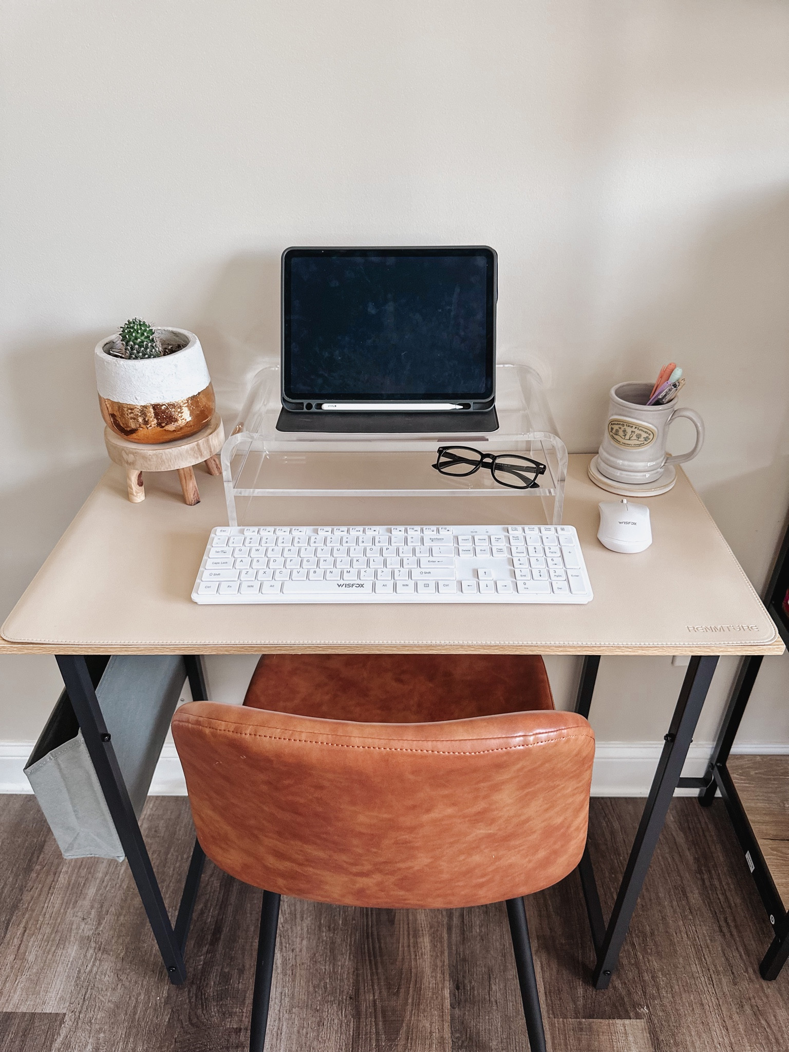 Amazon finds: Home office! Only took me 3 years of working from home to finally set up a home office space 🤪 

#homeoffice #officedesign #workfromhome #desk #amazonfinds #amazonhome #amazonhomefinds #amazondeals 

#LTKhome #LTKSale #LTKfindsunder100