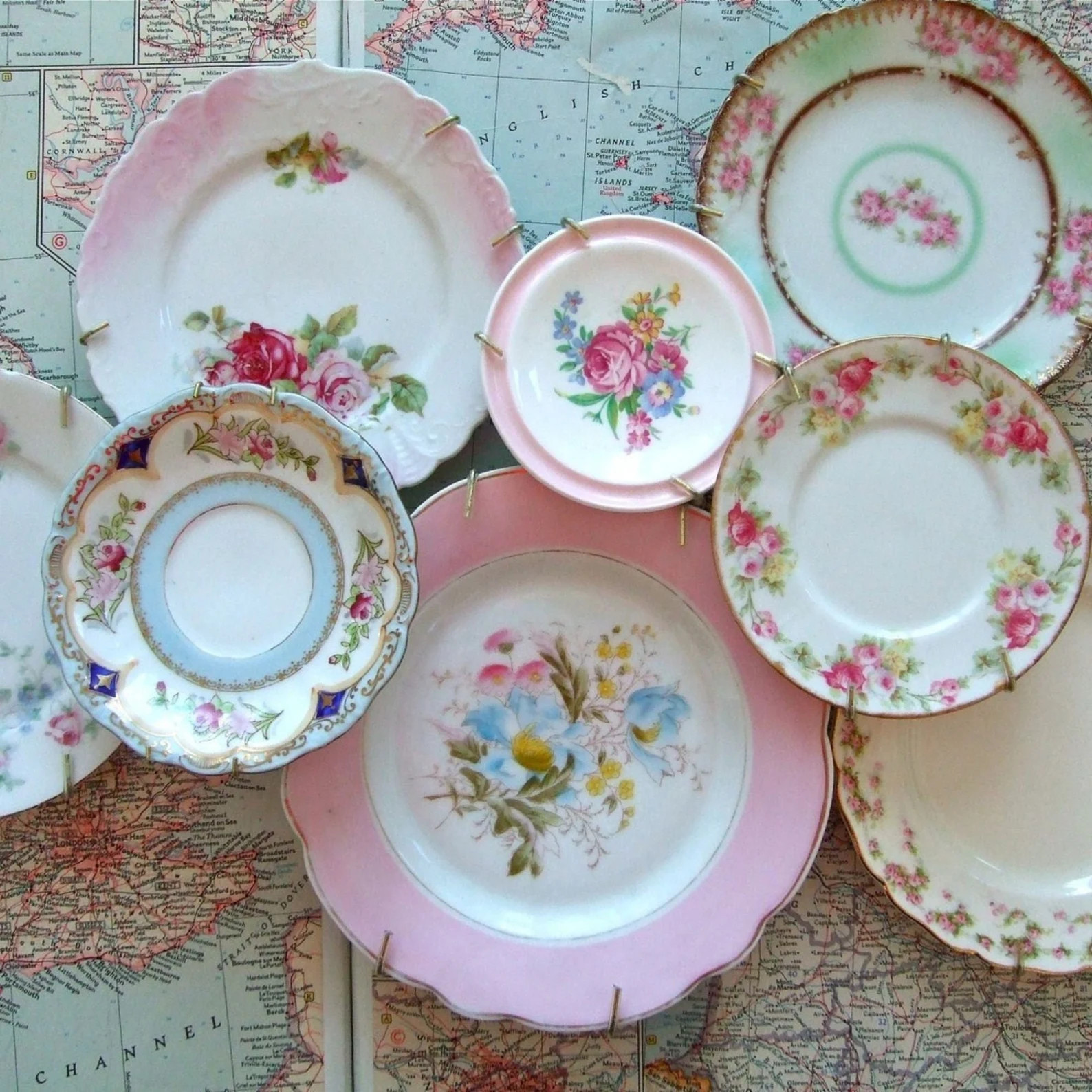 Vintage Plate Wall Set - Mismatched China Dishes - Cottage Chic Wall Art - Cottagecore Decor | Etsy (Global)