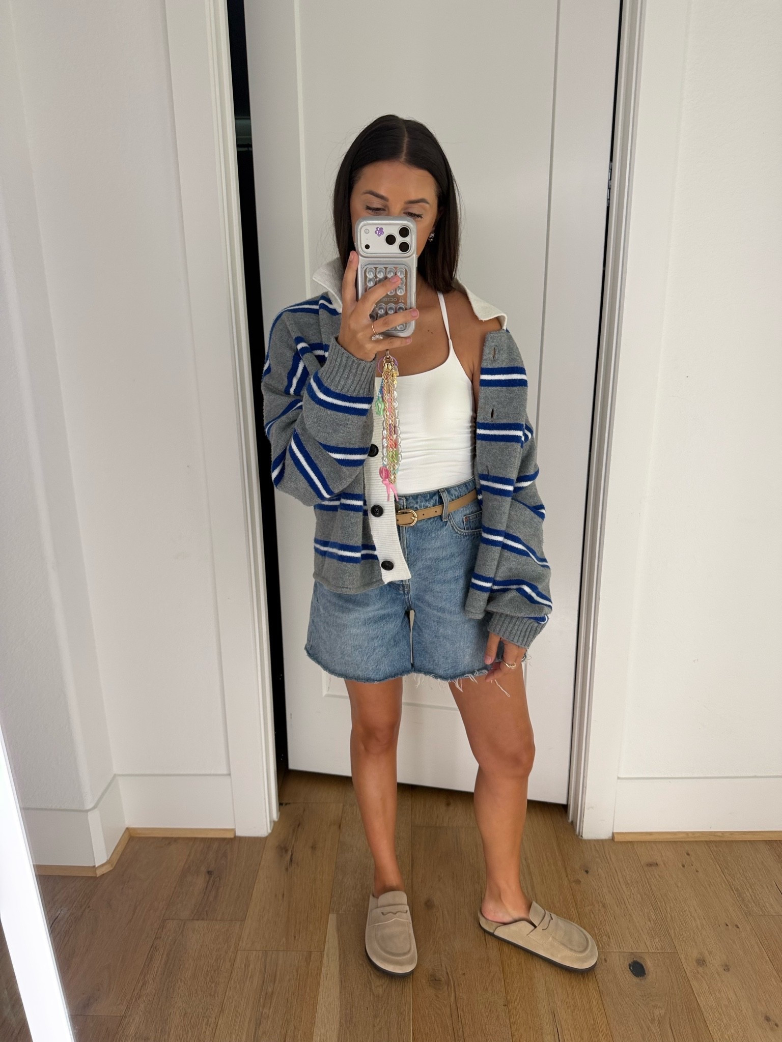 Cardigan: medium 
Tank: medium 
Shorts:28

Dressupbuttercup.com #dressupbuttercup #dederaad

#LTKgrwm #LTKmomlife #LTKSeasonal