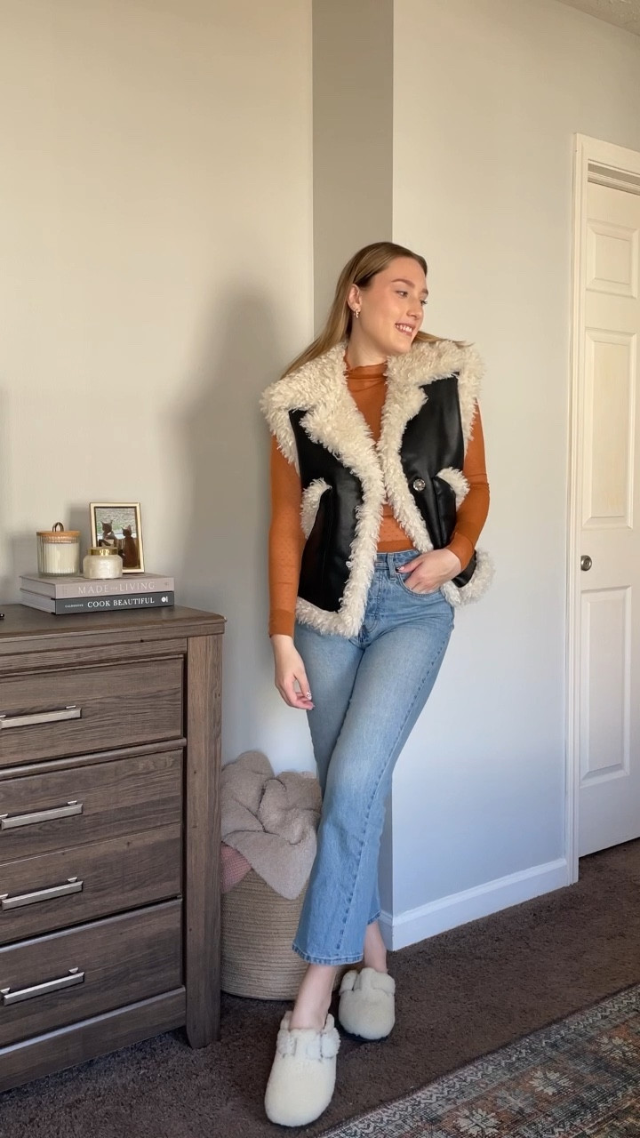 Going full on furry today lol… staying warm and comfortable on this rainy, chilly Indiana day 🤍 

#LTKfit #LTKshoecrush #LTKSeasonal