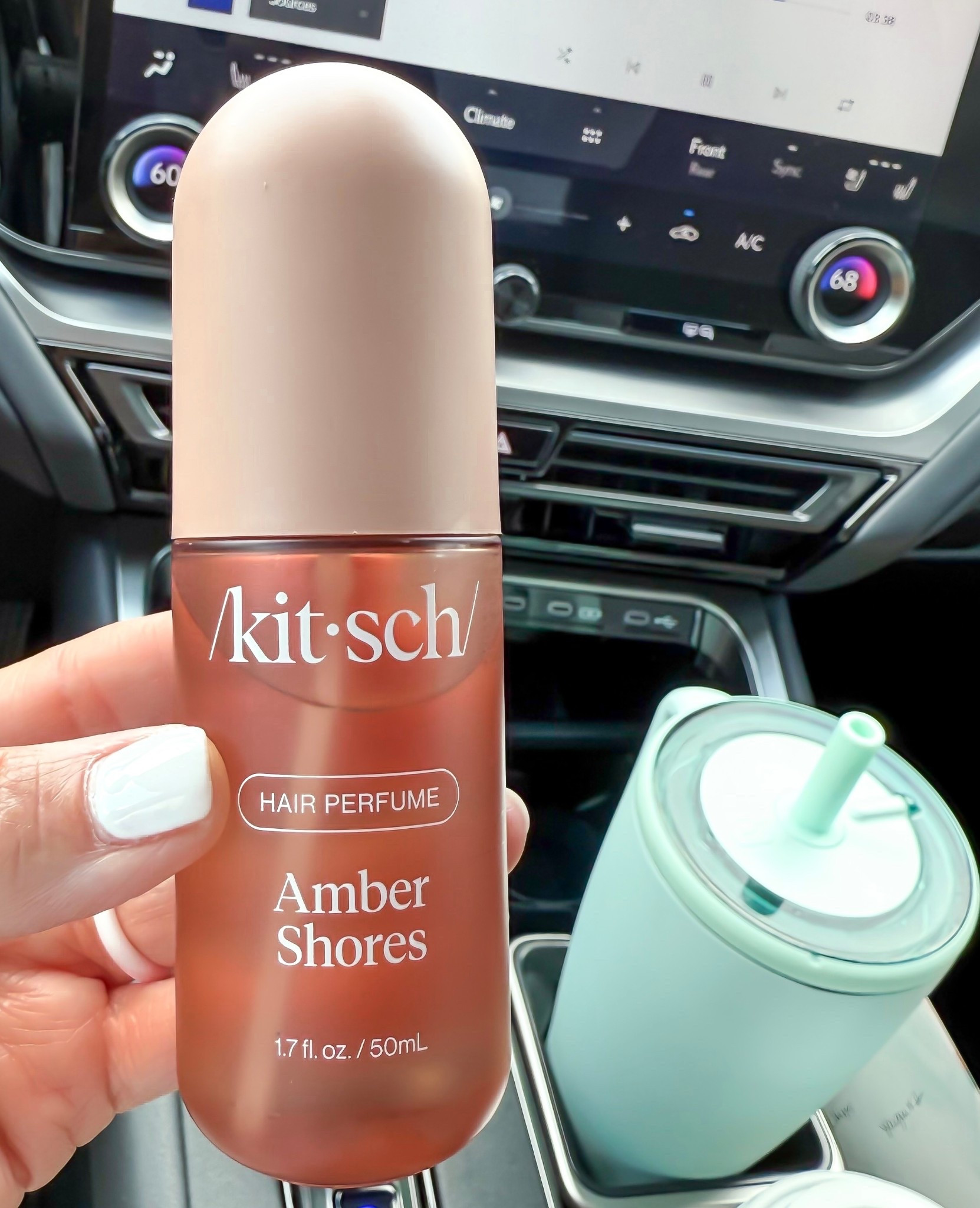 A MUST for your hair for after workouts/runs/walks! 
 Smells heavenly ☁️