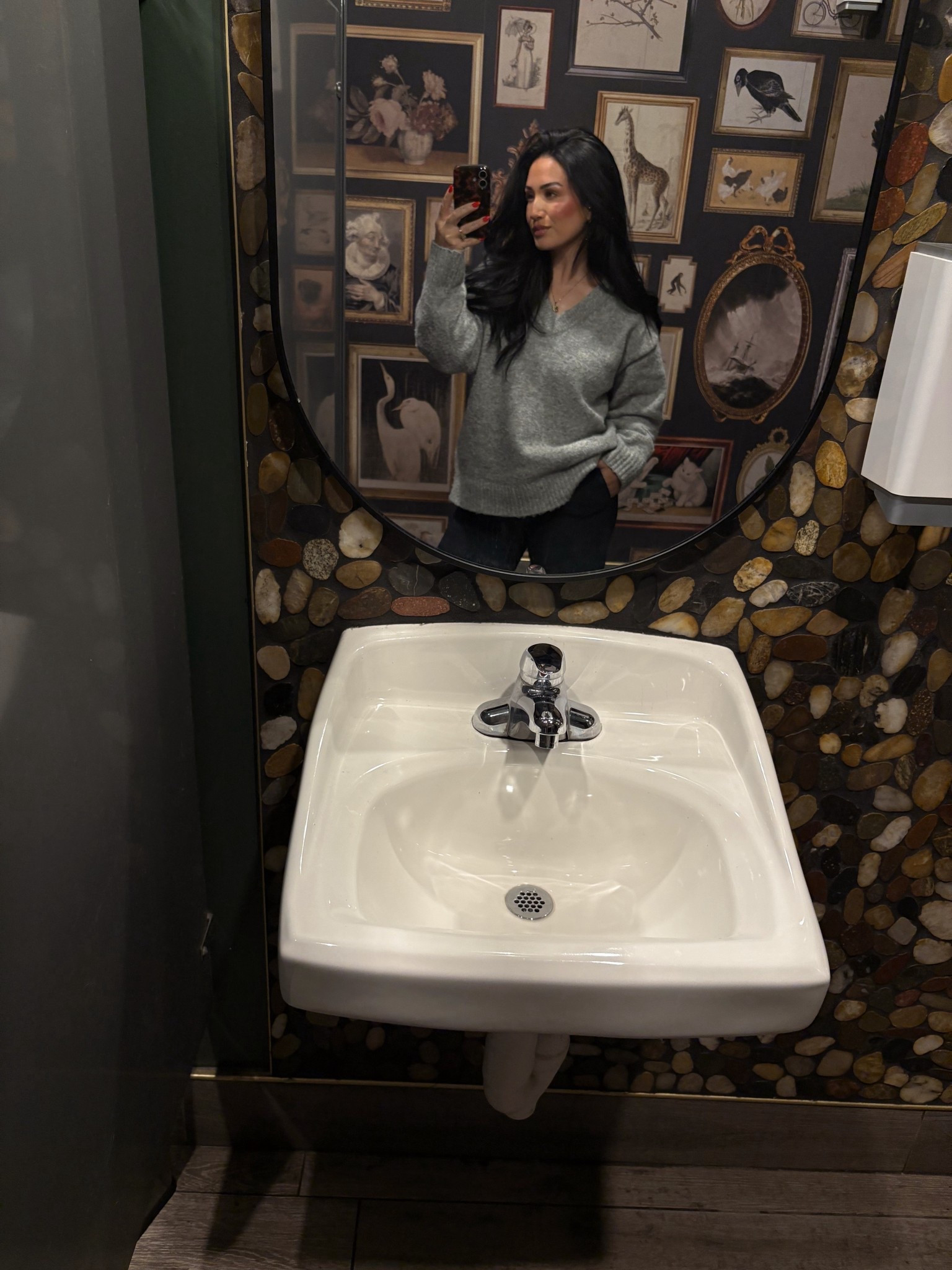 The best cozy dad sweater and wrinkle free pants combo! I get compliments on this every time I wear it 


Small top 
Small bottoms 
Boots TTS

#LTKootd