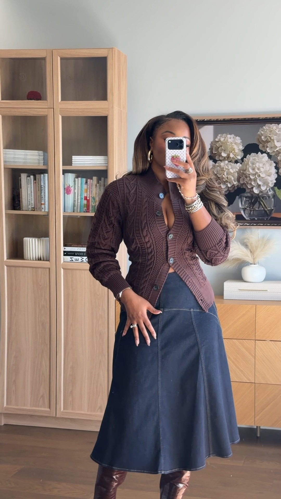 This cardigan is soooo cute!!!!’ Wearing a waist clip too the cinch my waist. Medium skirt.