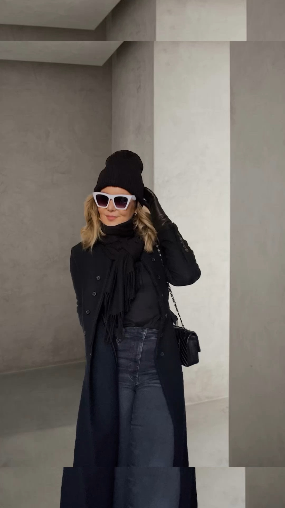 The most comfortable jeans I’ve ever owned! Ladies you need these 🤩 Also, love these base layers….they’re giving me intimissimi 😏 but probably not as warm, still very cute though. Will link in stories 

Jeans @hm 
Long sleeve top @hm 
Boots @hm (Old Season)
Coat @zara (Old Season)
Bag @chanelofficial 
Leather Gloves @ashwoodleather 
Sunglasses @amazonfashioneu 

#grwmreel #winteroutfit #winterstyleinspo #styleinspo #stylereel #styleover30 #ootd #casualoutfit #minimalstyle #minimaloutfit #minimalfashion #fashionreel #discoverunder5k #winterinspo #grwmoutfit #outfitideas #over30style #over30fashion #capsulewardrobe #sustainablestyle #timelessstyle #timelesswardrobepieces

#LTKunder50 #LTKstyletip #LTKSeasonal