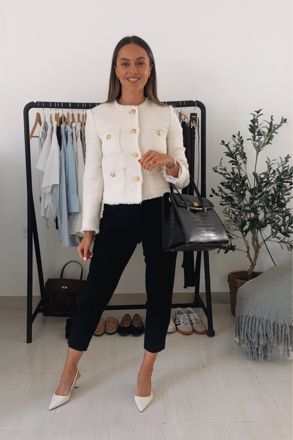 Tweed jackets for transitional styling 

Workwear, office look, corporate style, capsule wardrobe 

#LTKworkwear #LTKSeasonal #LTKstyletip