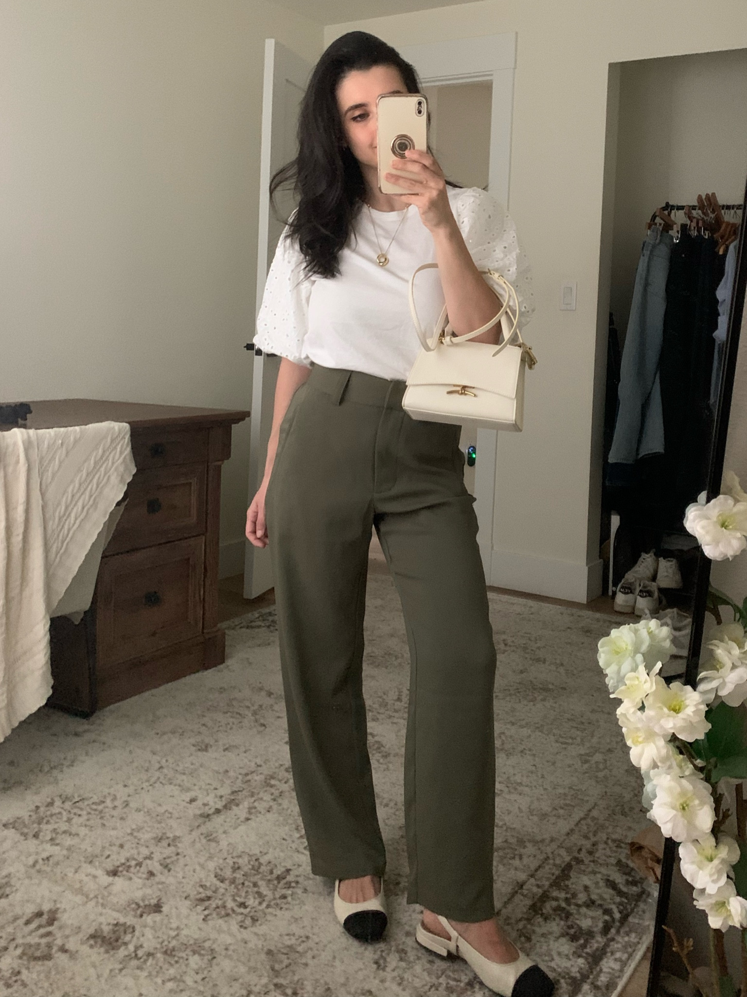 Petite spring outfit idea 
Pants- size 2 
Top- XS 

#LTKfindsunder100 #LTKsalealert #LTKfindsunder50