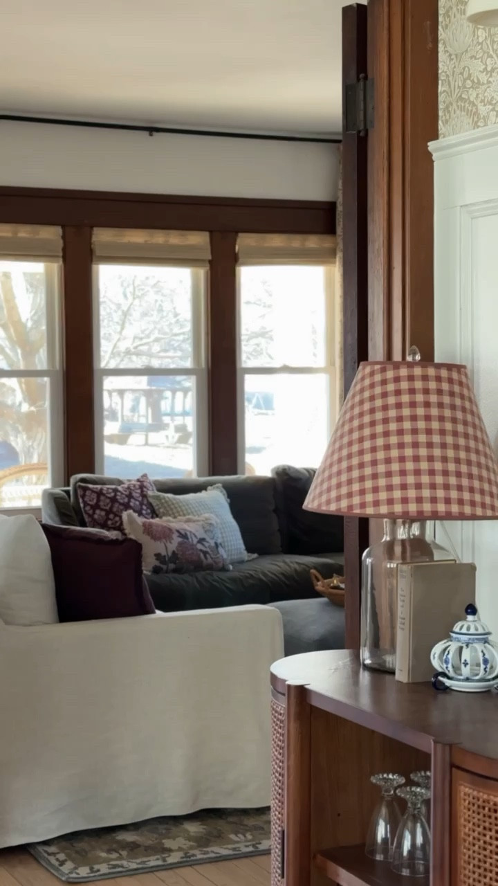 Ever since we added this new rug, couch, curtains, and ottomans I don’t ever want to leave this room! 











#LTKHome

#LTKHome

#LTKHome