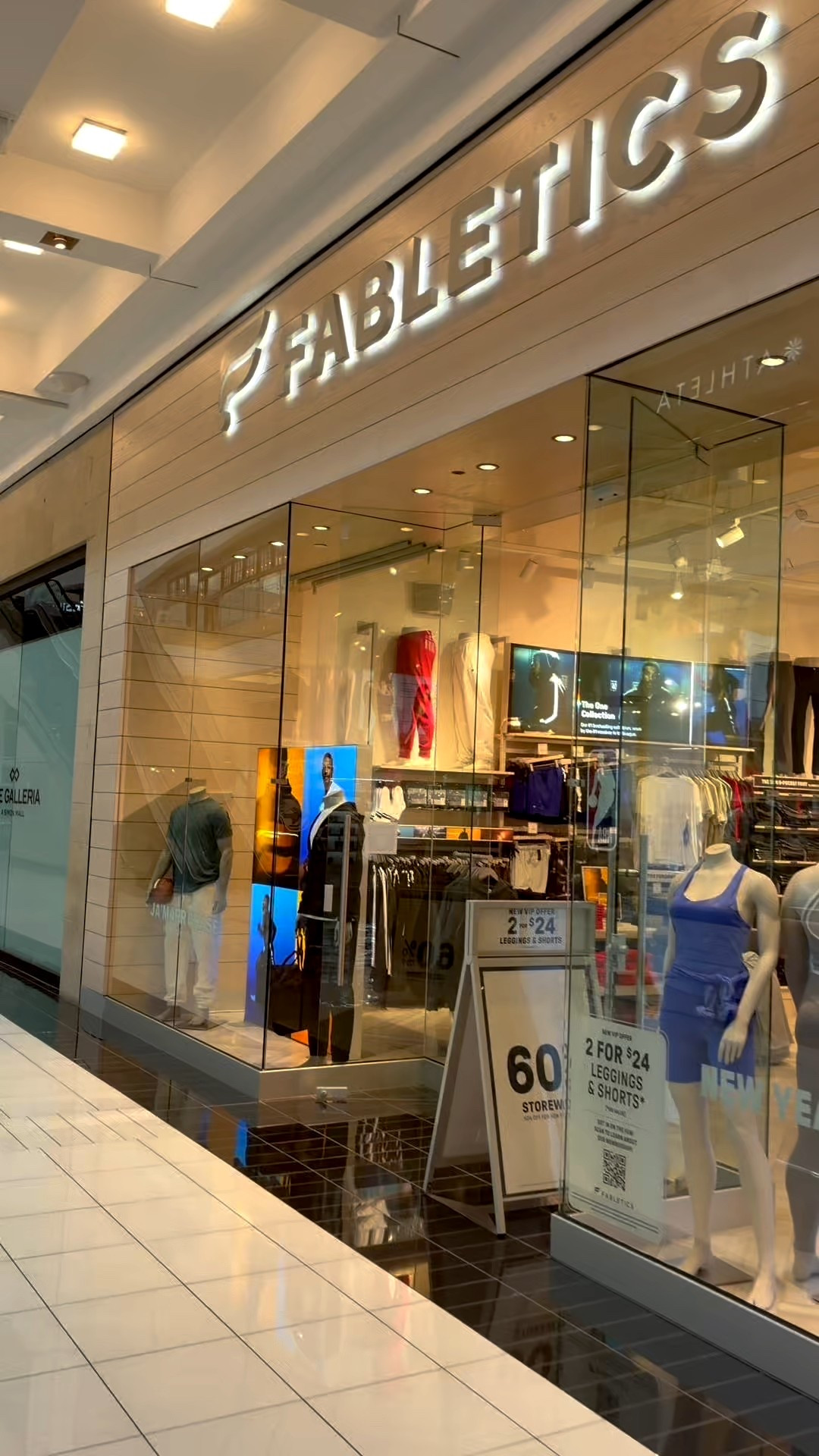 Who else is a sucker for Valentine’s Day? 
•
•
#valentine

#LTKValentine #LTKselfcare #LTKActive