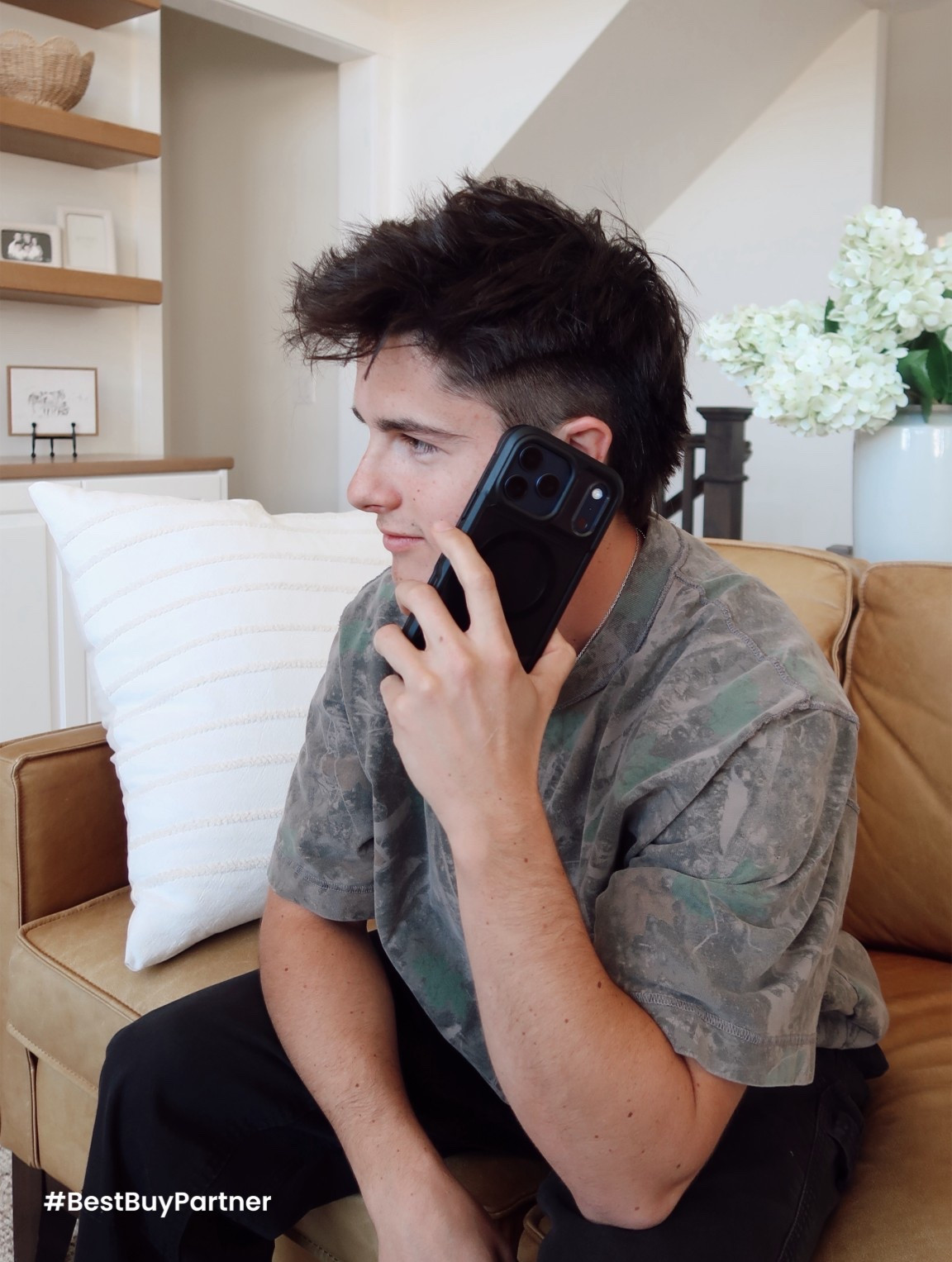  #BestBuyPartner Got a new phone and needed a case that actually does the job 👀

The ZAGG Rainier case from @BestBuy has been drop-tested up to 22 feet! It also has a built-in kickstand for watching shows, and a magnetic back that’s perfect for wireless charging. Still sleek, but super protective! You can find it now in the ZAGG Showcase at Best Buy! 