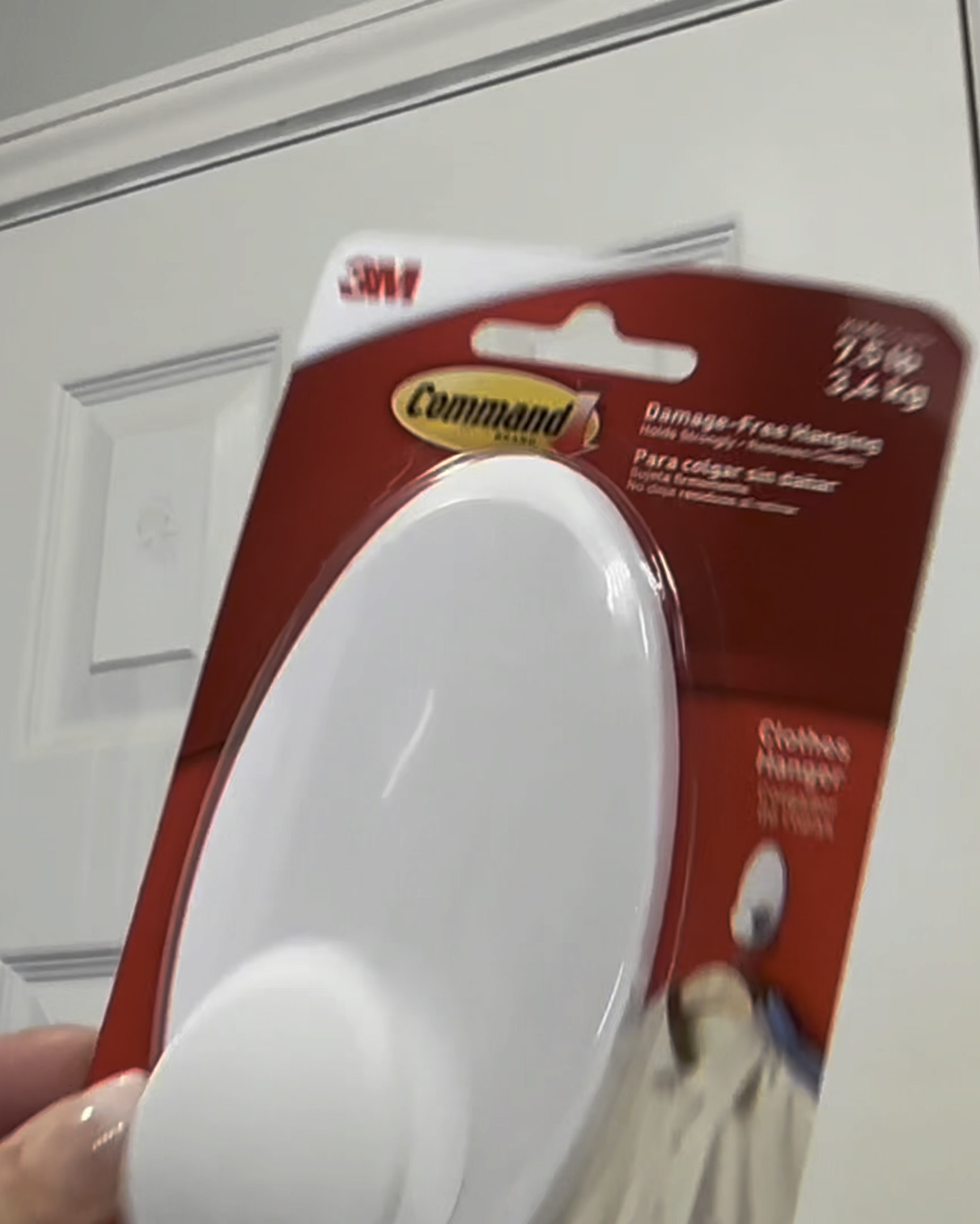 These @Command hooks are the sturdy addition you’ve been looking for! Organize your bathroom, command center, mudroom or use them to hang a fall wreath on the front door. @shannonskiptomylife

#LTKVideo #LTKBacktoSchool #LTKHome