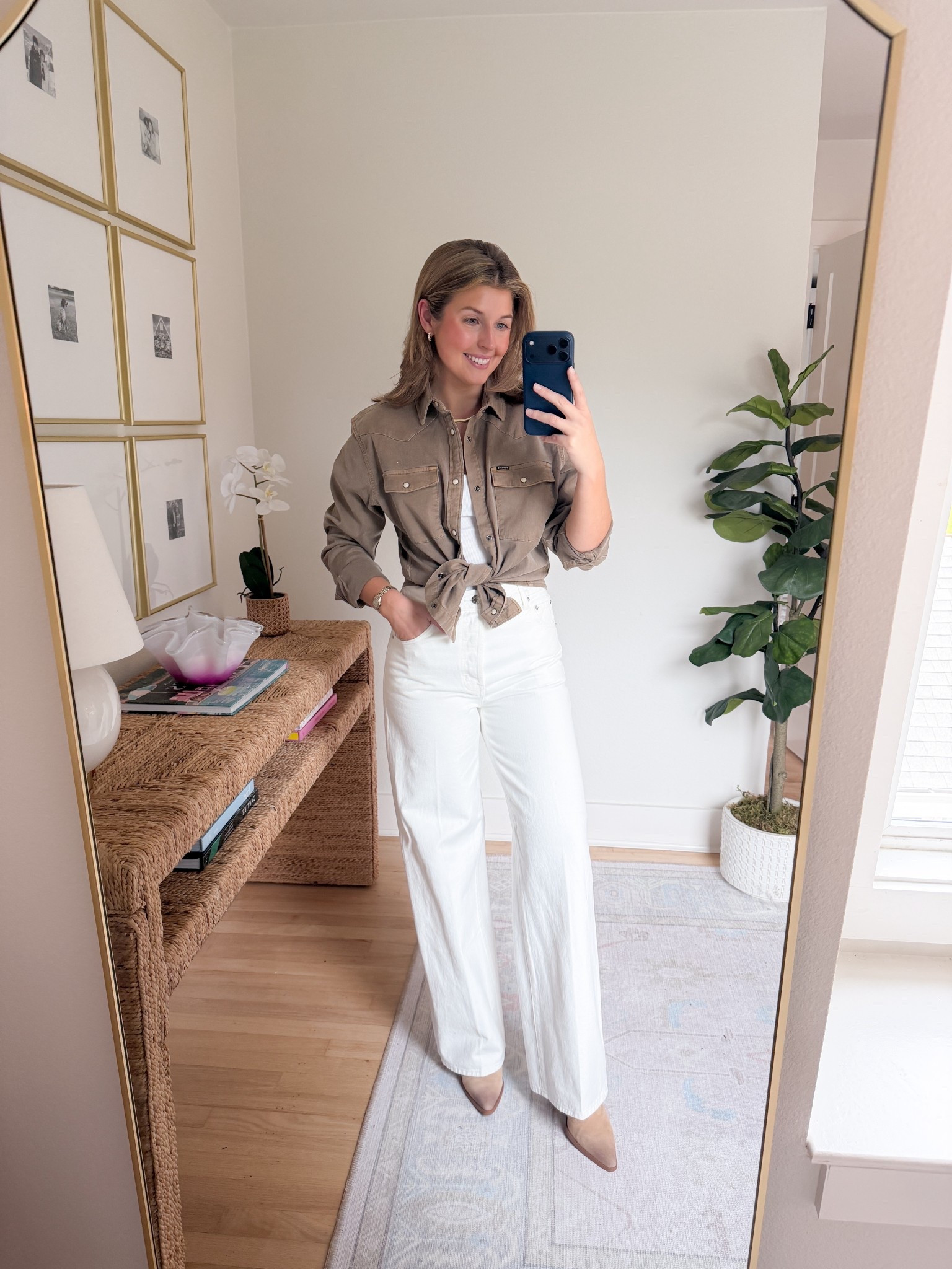 OOTD today! Exact denim button down is from Poncho that I can’t link in LTK! Linked another denim shirt I own + love. Wearing a 26 in jeans 