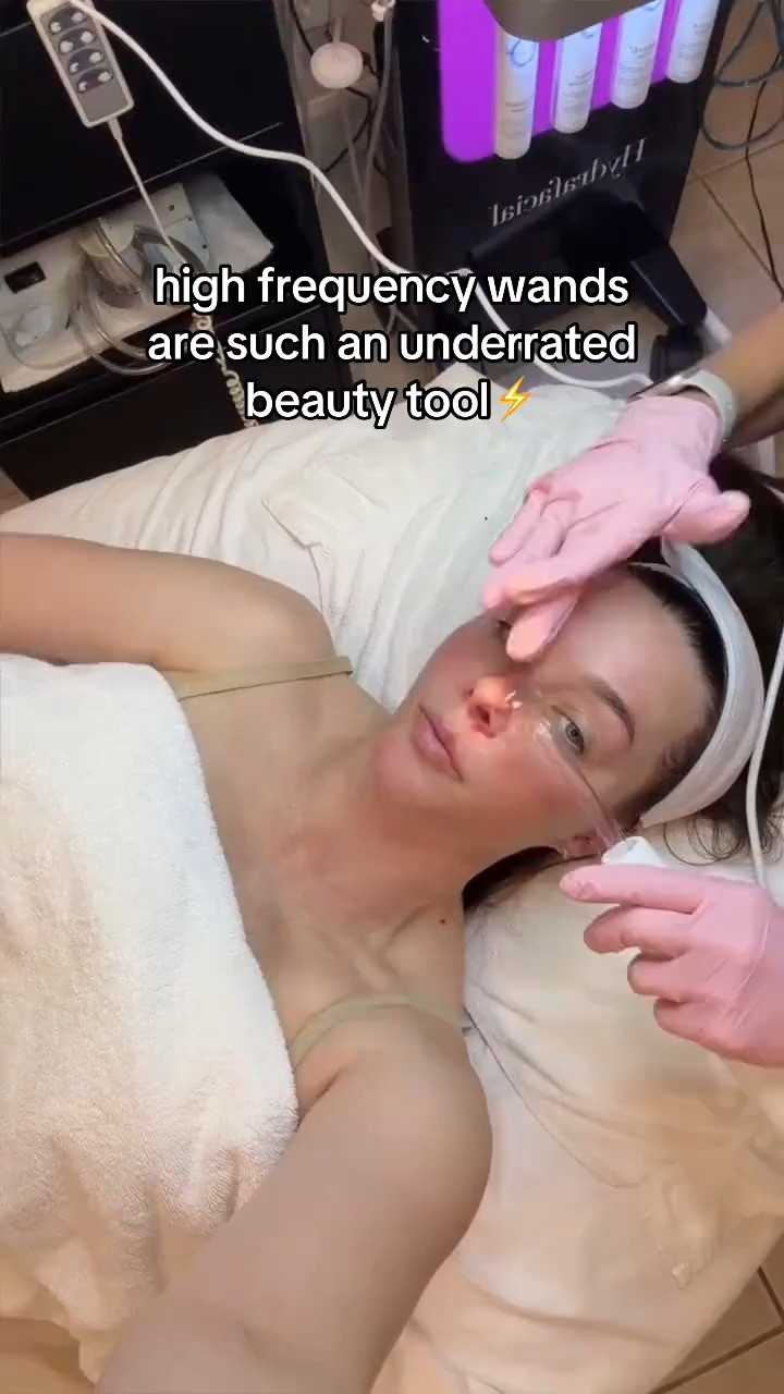 high frequency wands are such an underrated beauty tool. @Staci Christie on what you need to know when using high frequency wands at home ⚡️ 

 