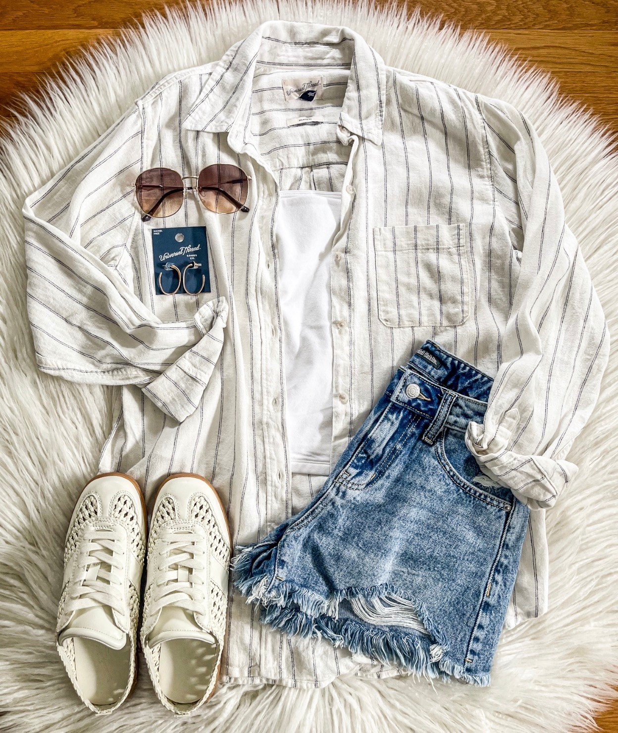 Obsessed with this NEW Linen Button Down! It is so soft & perfect for summer!

#LTKootd