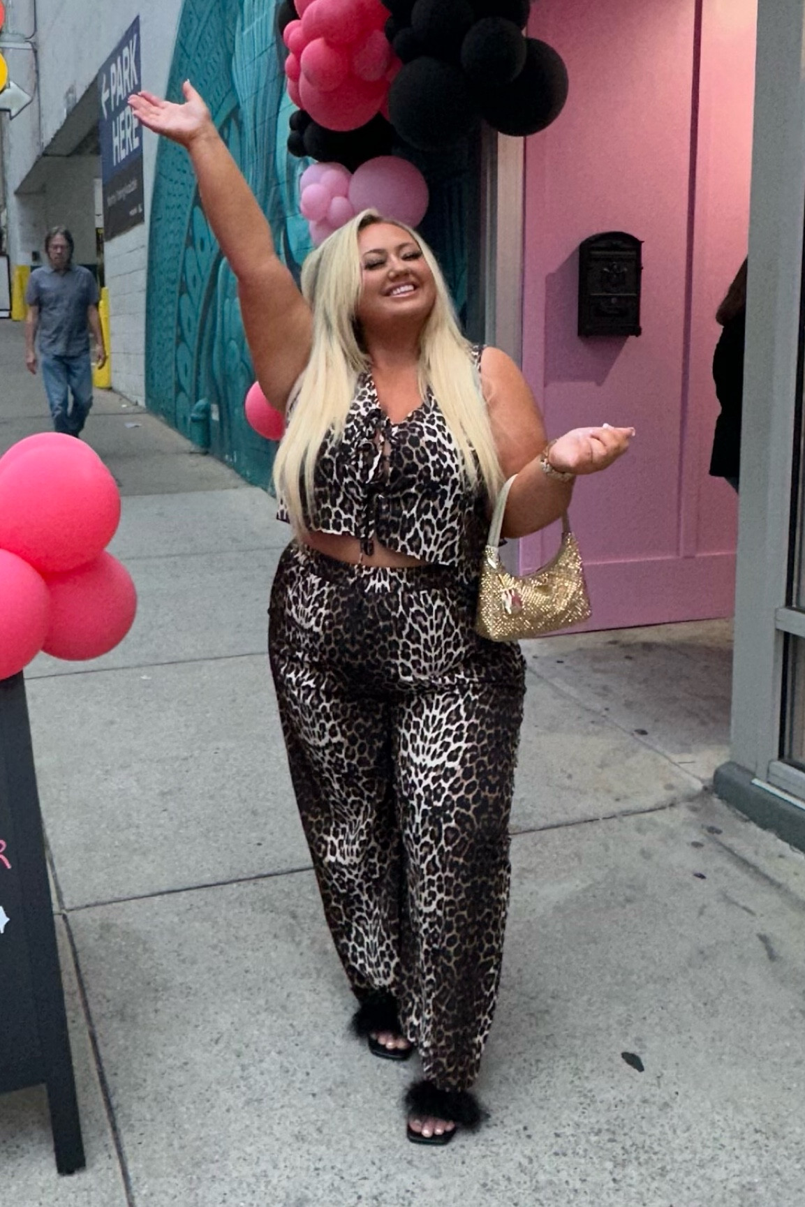 Leopard fit 🖤

#LTKMidsize #LTKFindsUnder50 #LTKPlusSize