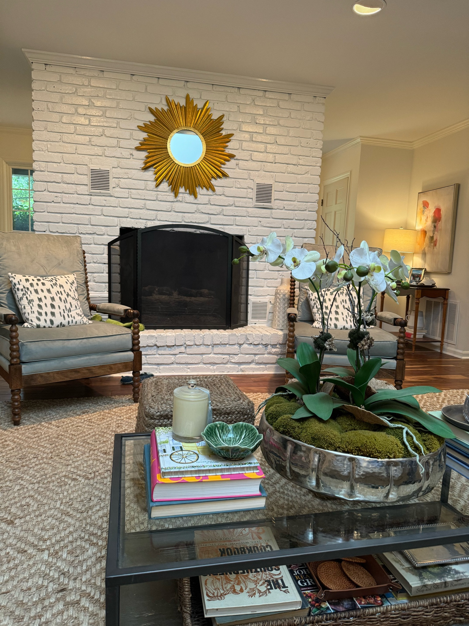 New sunburst mirror for over the fireplace ☀️ 🤩





Living room, sun mirror, home decor

#LTKHome