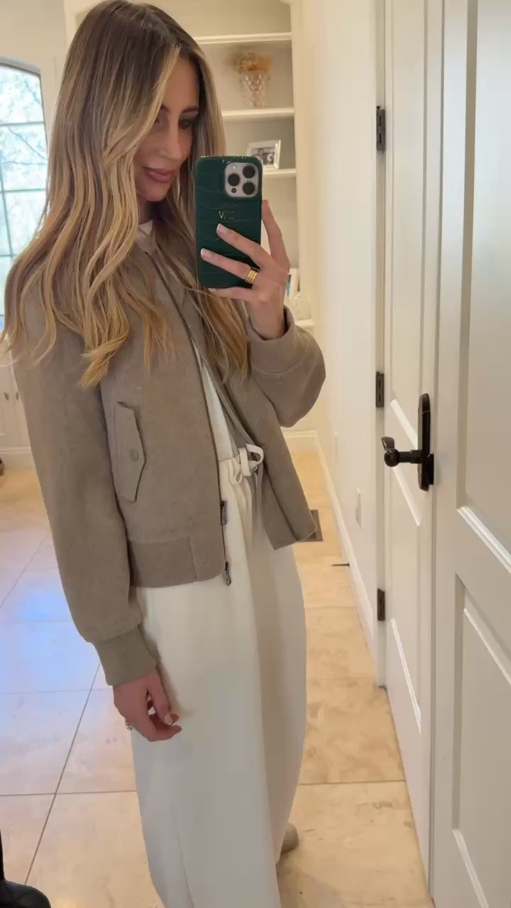 These pants are everything and this jacket is one of my favorites!

Height: 5’6”
Weight: 115lbs
Jacket size: small
Shirt size: small
Pants size: small

#LTKootd #LTKSeasonal