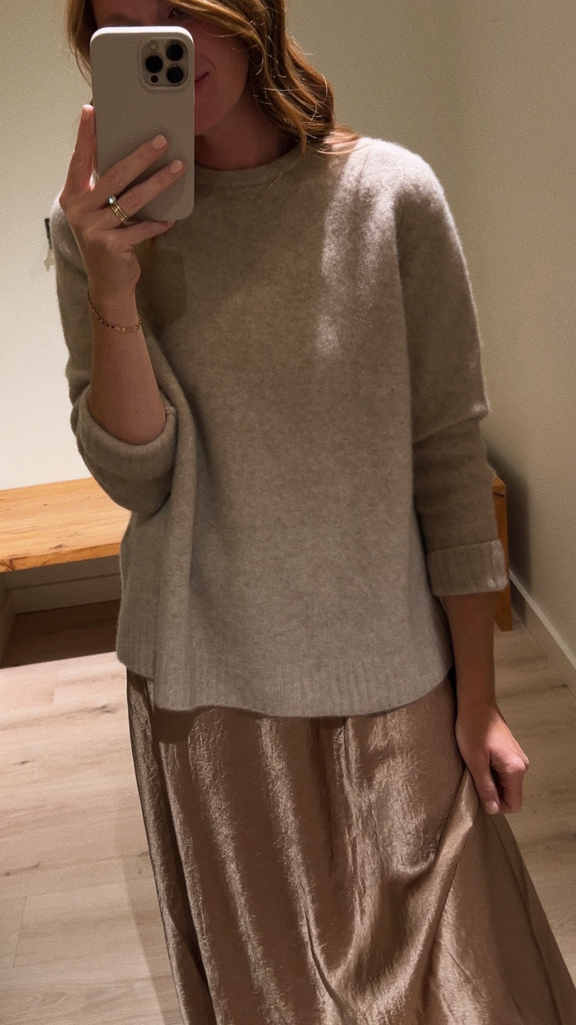 Soft neutrals for fall 🤍 Love the mix of textures here — a cozy cashmere sweater with a satin midi skirt for an effortless, elevated look. Perfect for the office, dinner, family photos or upcoming holiday events.