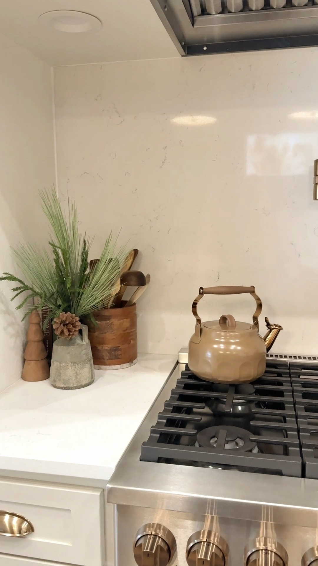 How cute is this little kettle?!?