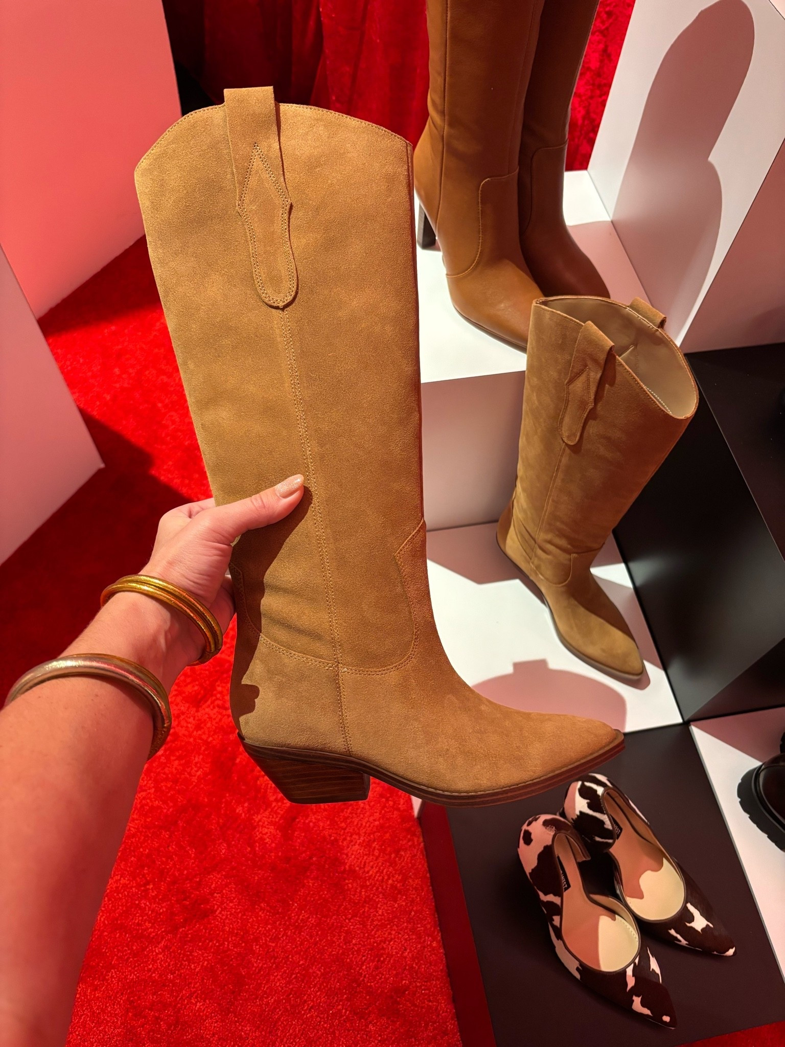 Fall boots 🍁 @macys pre fall sale is now! So many cute boots & more

#LTKootd #LTKSaleAlert #LTKgrwm