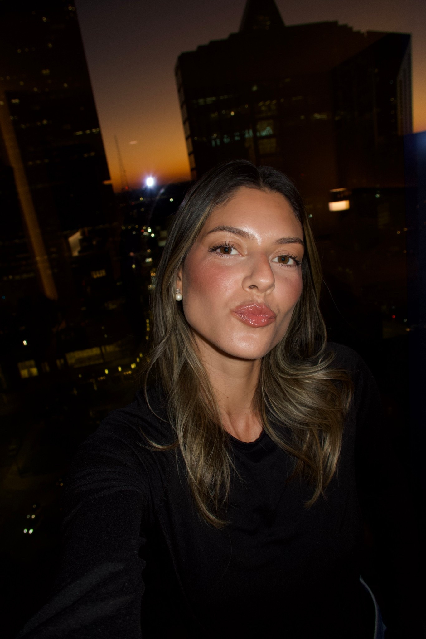 Going out/night time makeup look 

#LTKgrwm #LTKHoliday #LTKBeauty