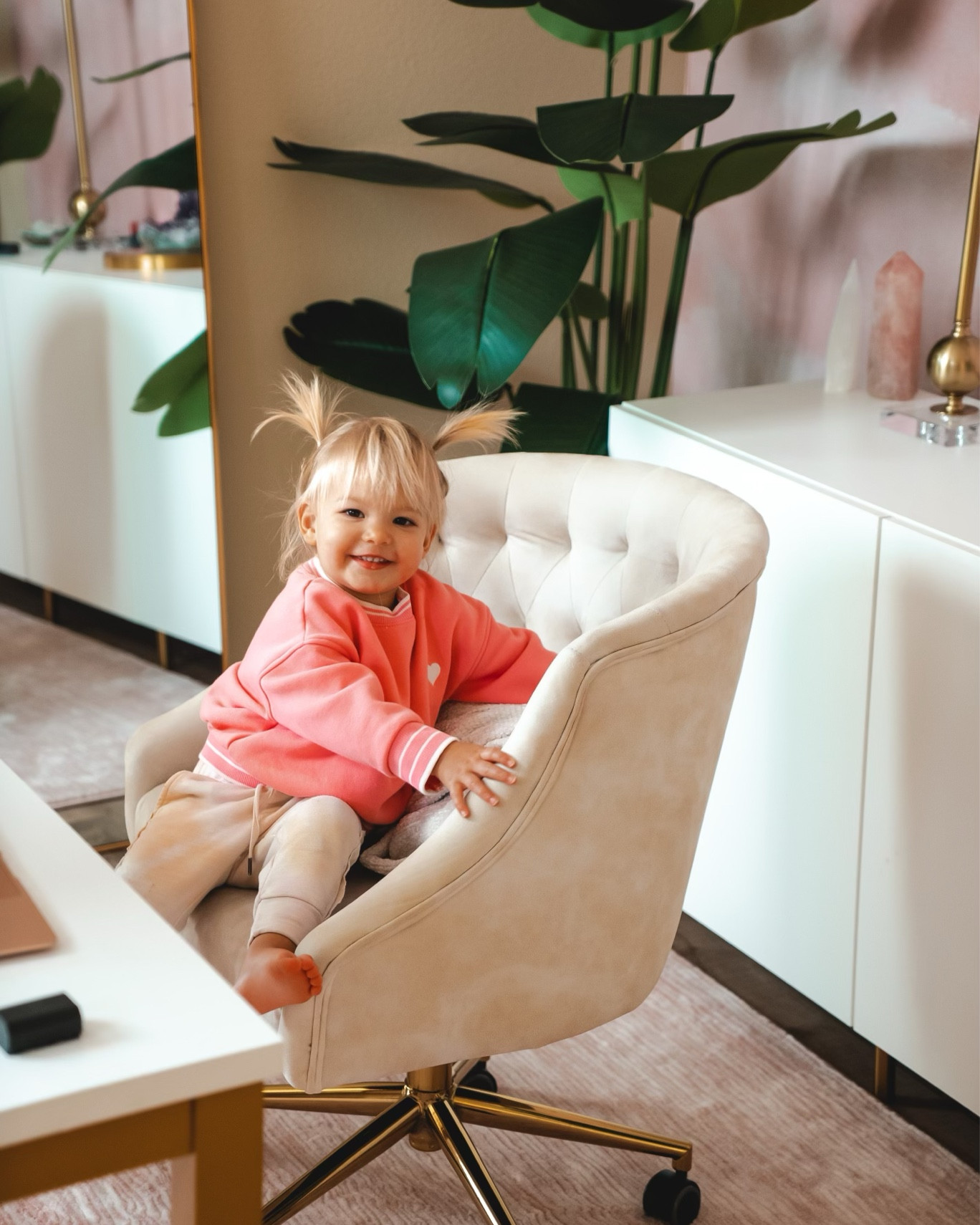 How freakin cute is our sweet smush in this valentines sweater 💝💝💝

Ltk toddler 
Ltk kids 
Ltk outfit of the day 
Toddler outfits 
Target outfits for kids 
Kids valentines 
Valentines outfit 

#LTKfamily #LTKFind #LTKsalealert