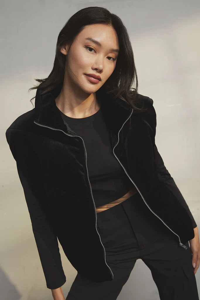 Ribbed Velour Mountain Side Puffer Vest | Alo Yoga (US)