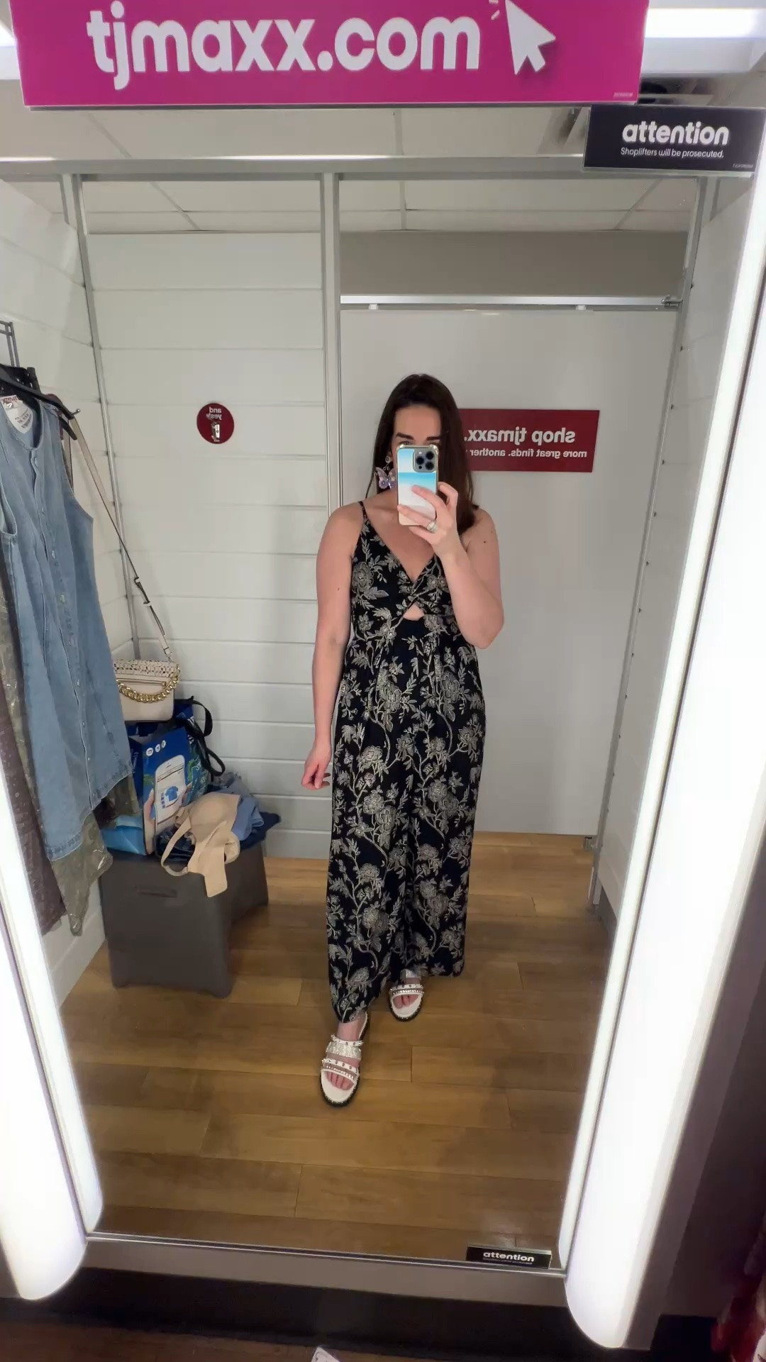 Black and white floral keyhole jumpsuit (s). White studded sandals (8.5). #jumpsuit #floraljumpsuit #blackjumpsuit #keyholejumpsuit #sandals #whitesandals #studdedsandals #datenightoutfit

#LTKootd #LTKSeasonal