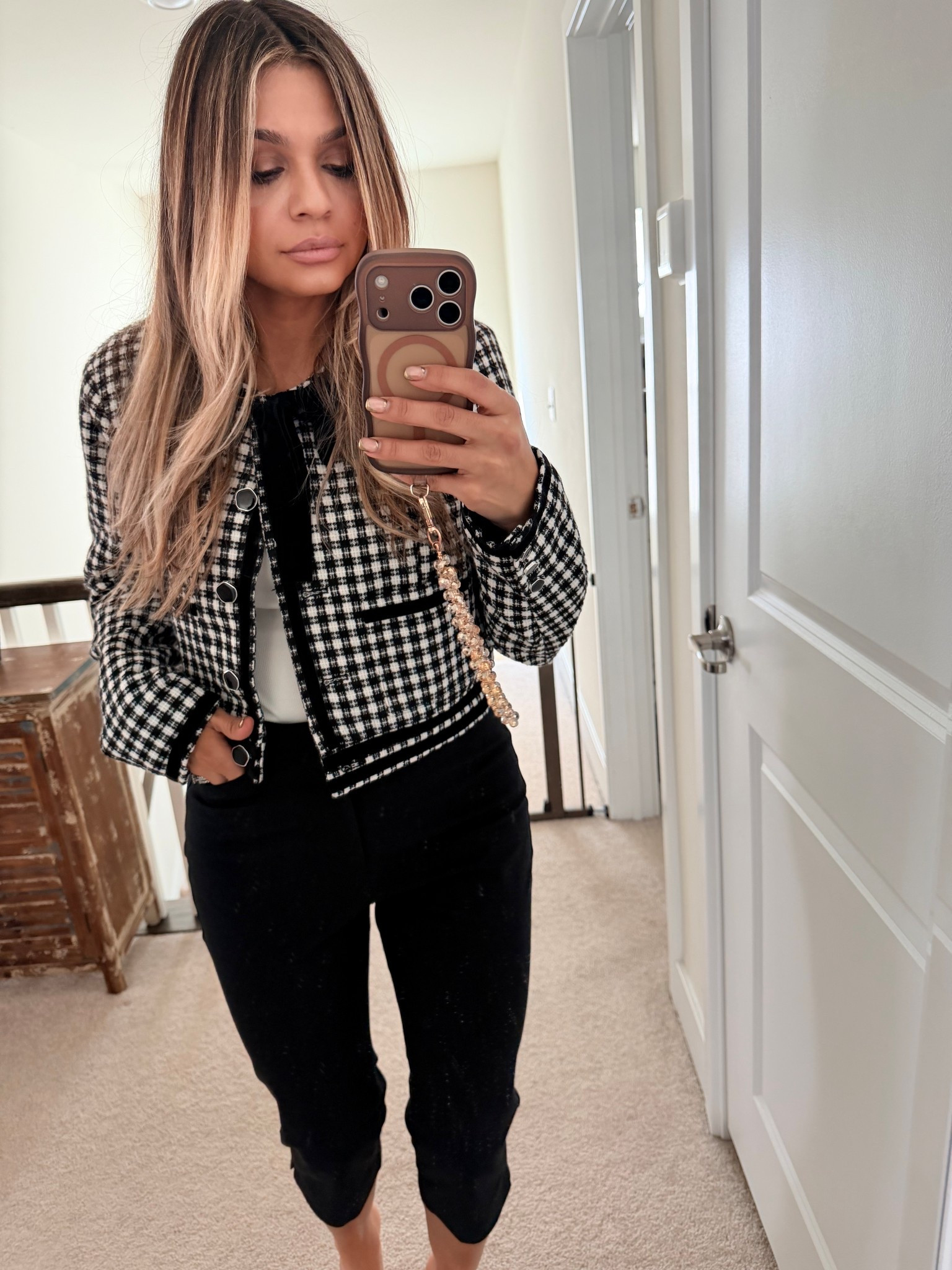 Black capris are so cute! 

#LTKootd #LTKgrwm #LTKdayinmylife