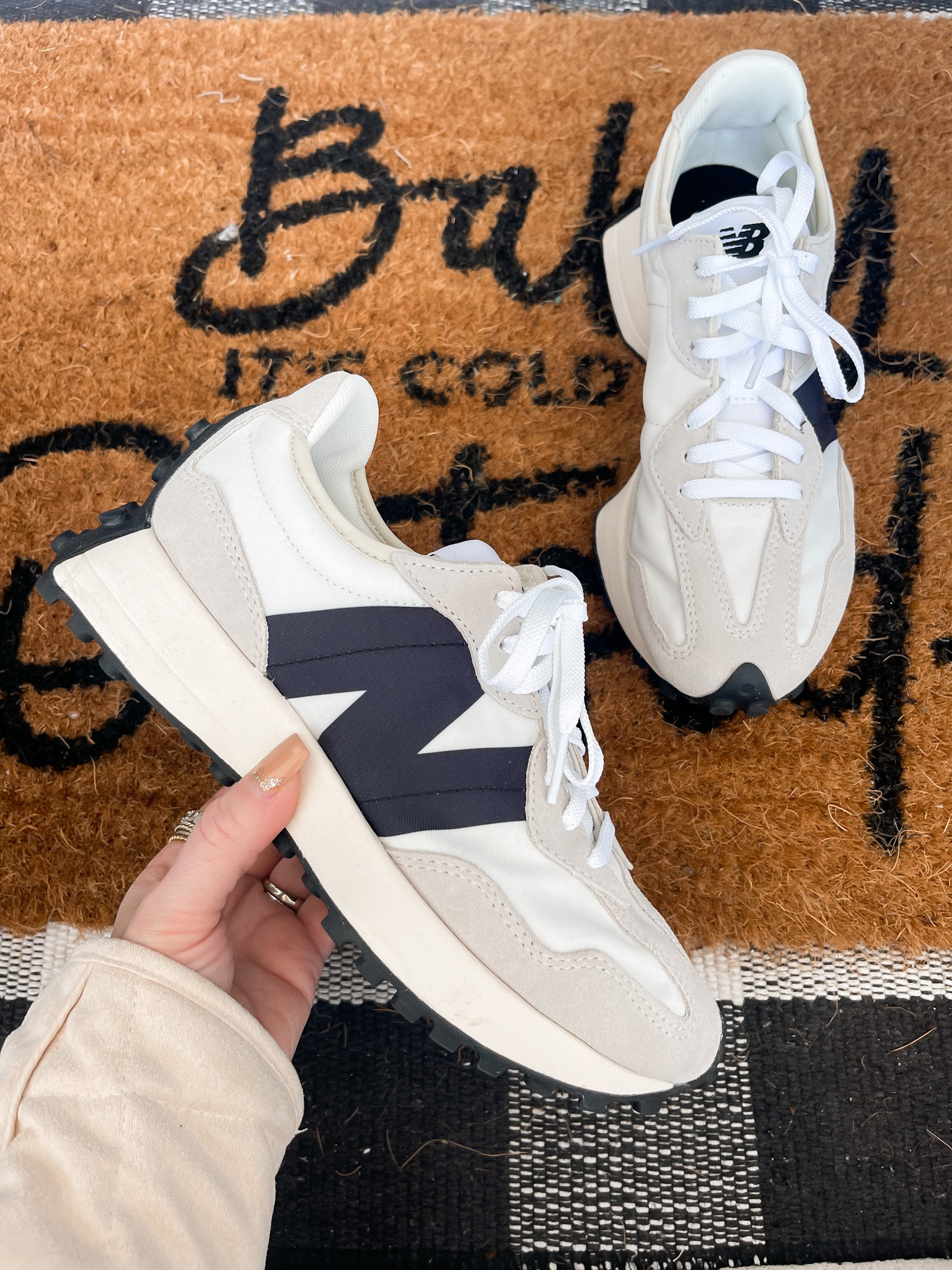 New balance sneakers neutral beige sneakers run tts, workout sneakers fitness sneakers 

#LTKfit #LTKshoecrush