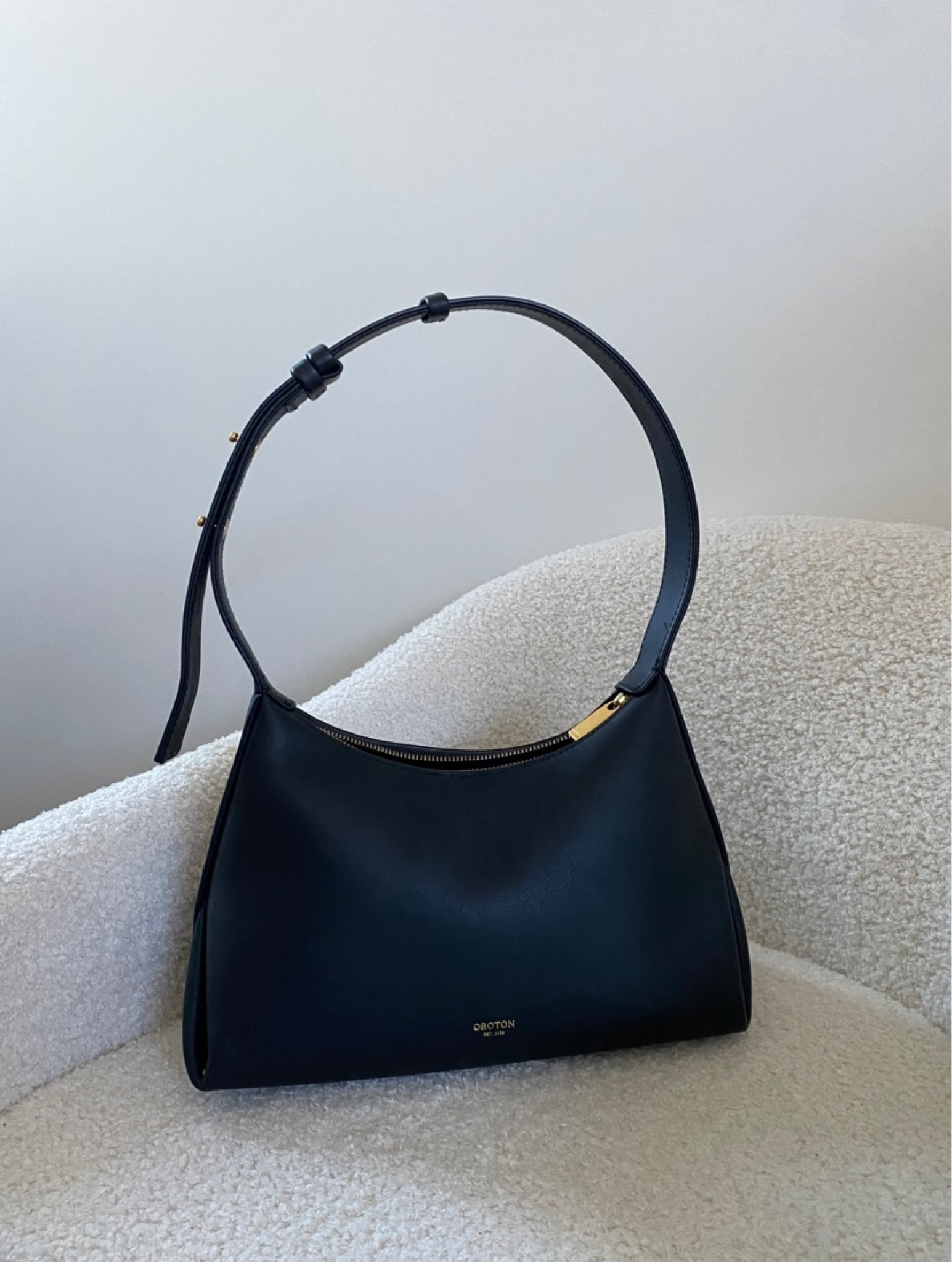 THE bag 🥐 <3 she’s on SALE too !!!