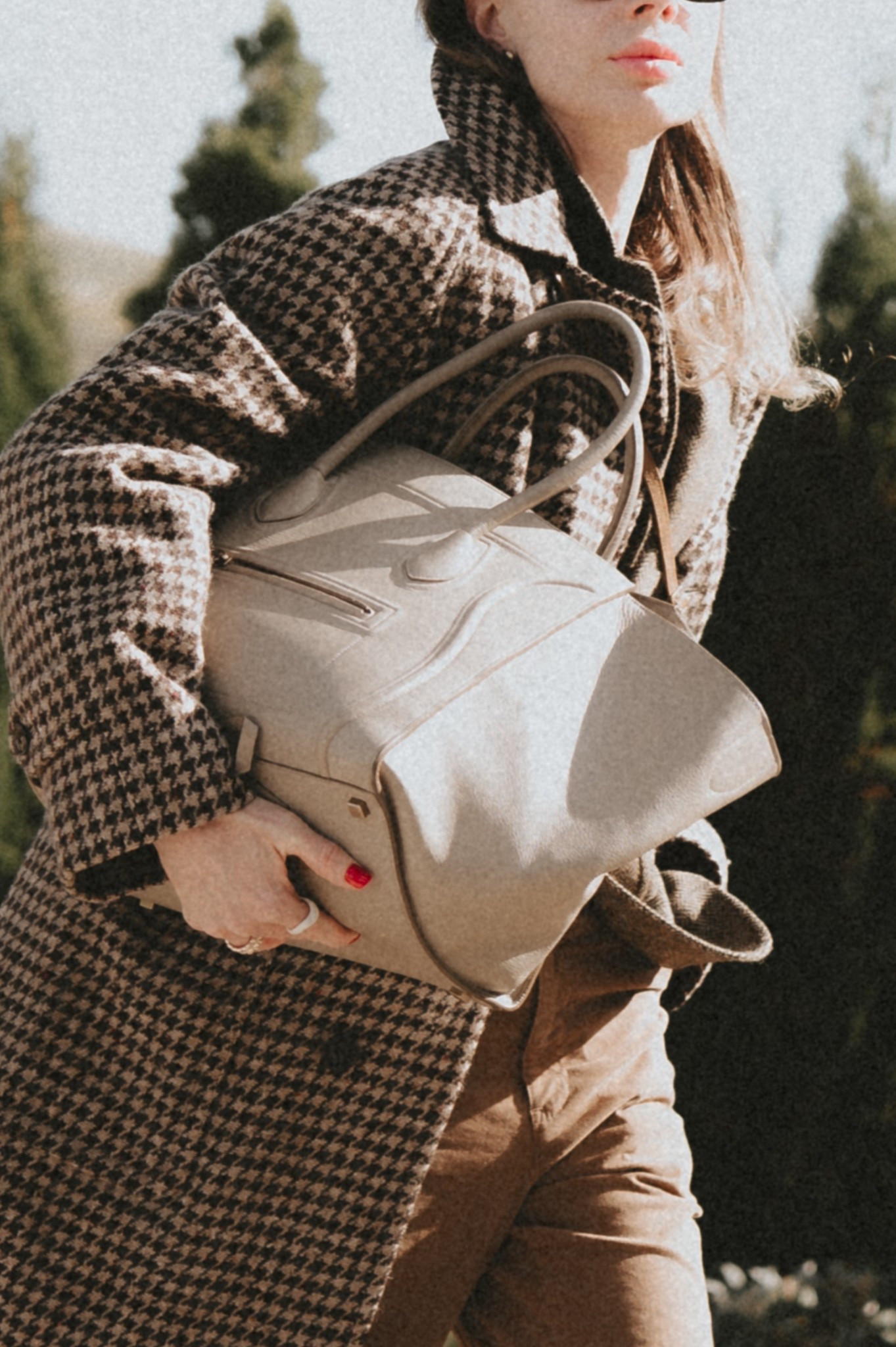 Large totes & tweed coats. 
Coat: Buck Mason Balmacaan
Bag: Celine Phantom Luggage 
Pants: Nili Lotan

#LTKStyleTip #LTKSeasonal #LTKWorkwear