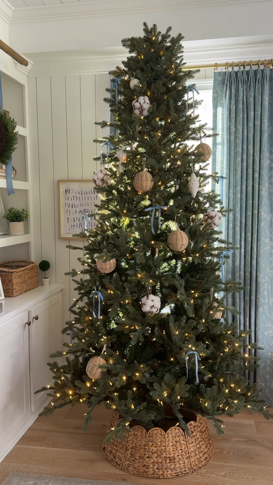 Real look faux Christmas tree & classic coastal decor

#LTKHome #LTKHoliday