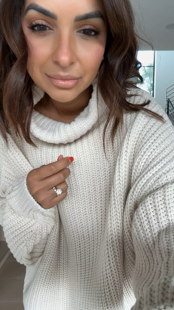 Wearing an xs in free people sweater, runs oversized, size up if you want to wear as a dress! The perfect oversized sweater to wear with a pair of leggings too

#LTKStyleTip #LTKxNSale #LTKSaleAlert