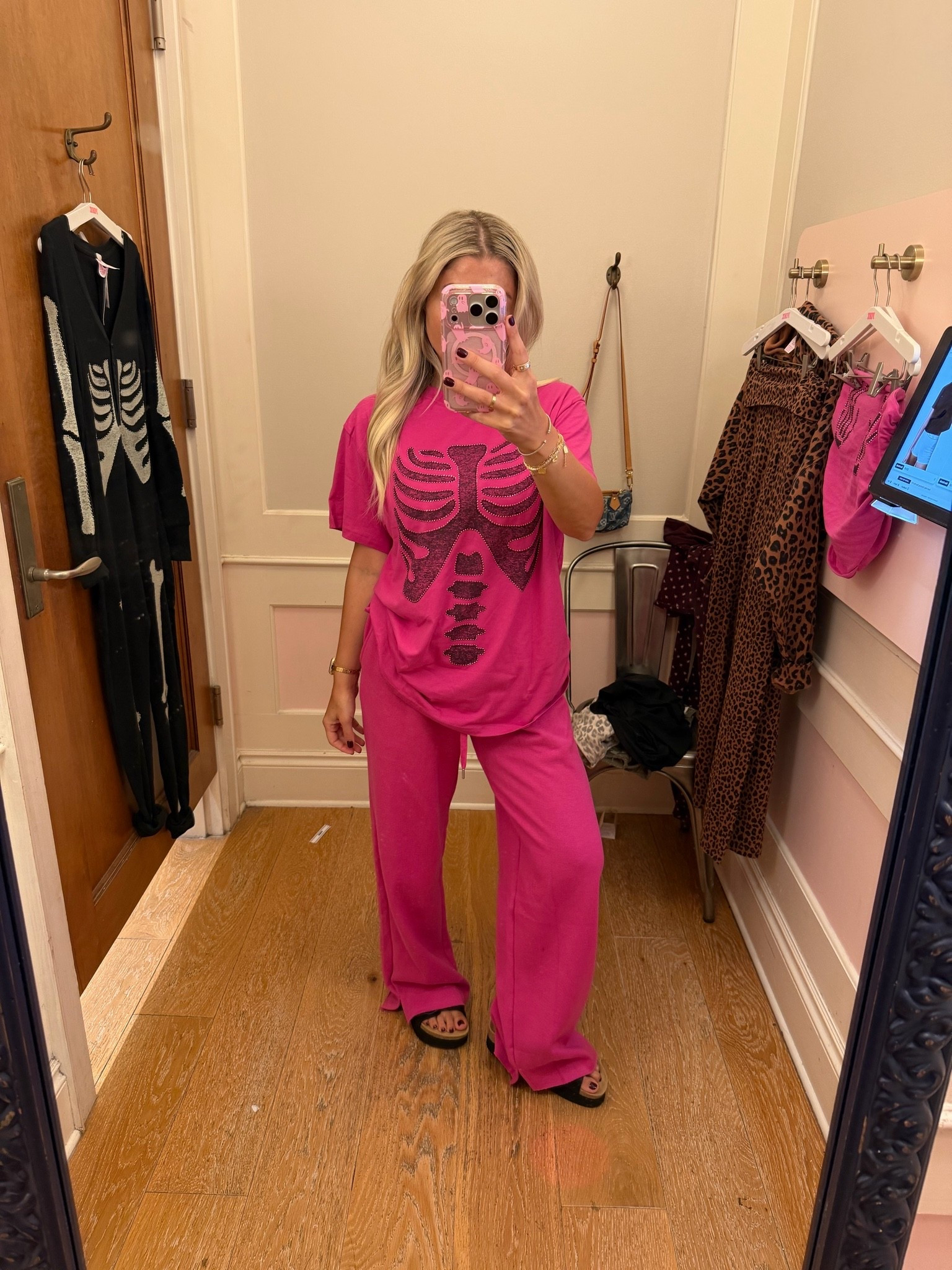 New Halloween set
Size xs
Sandals tts