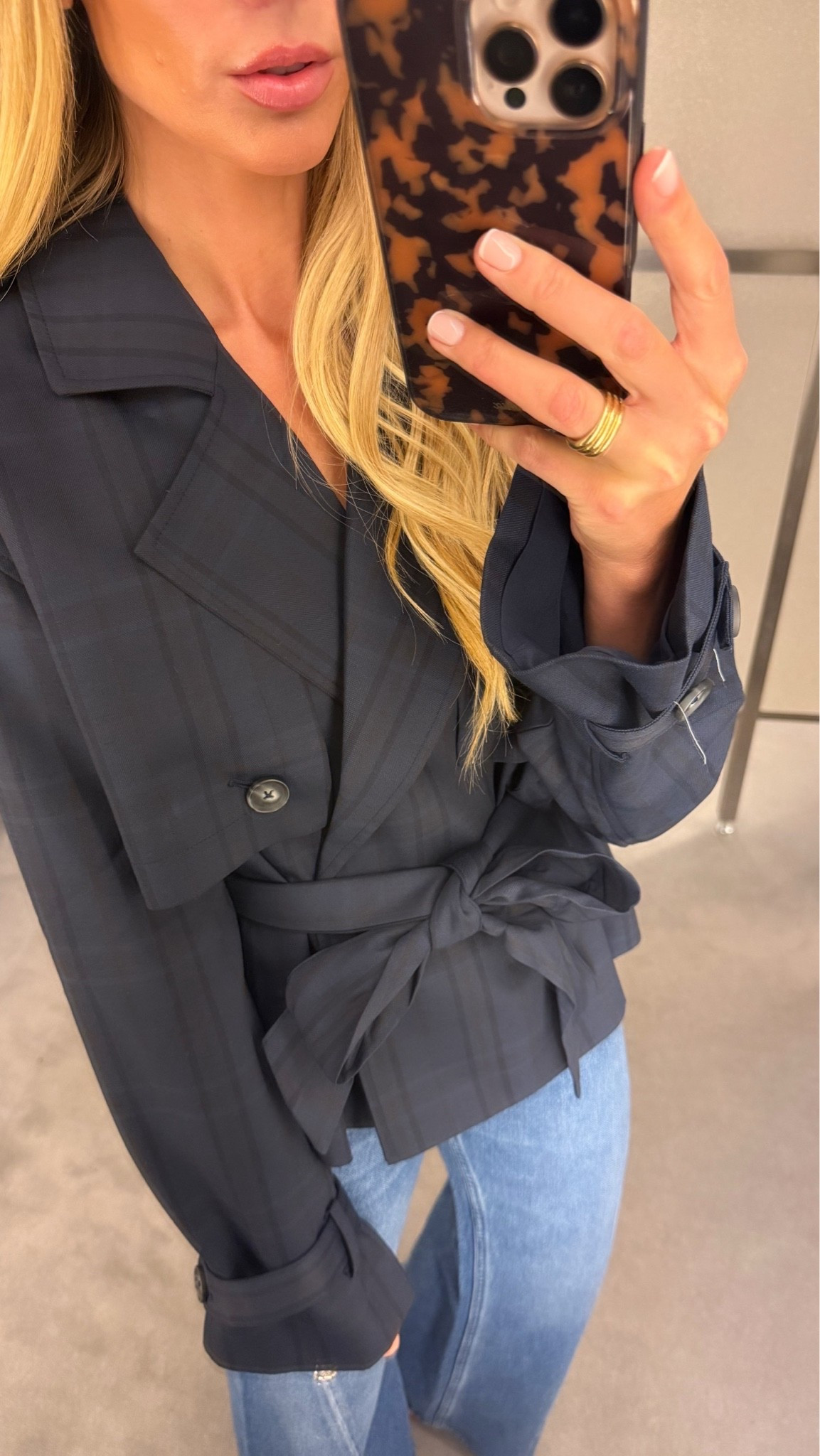 I am obsessed with this cropped trench!! I immediate added this to my cart for the Nordstrom anniversary sale!!