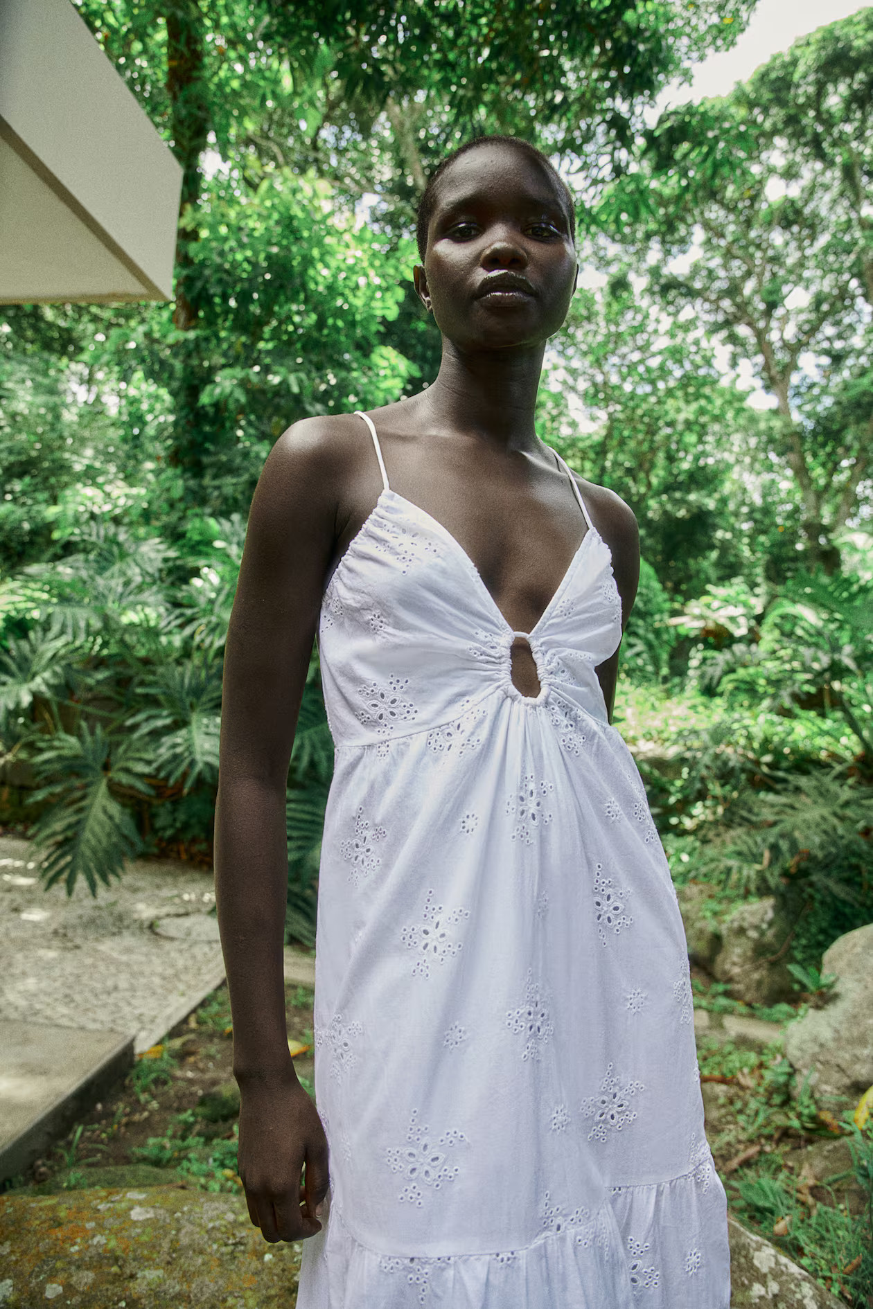 Kleid mit Broderie Anglaise - Weiß - Ladies | H&M AT | H&M (DE, AT, CH, NL, FI)