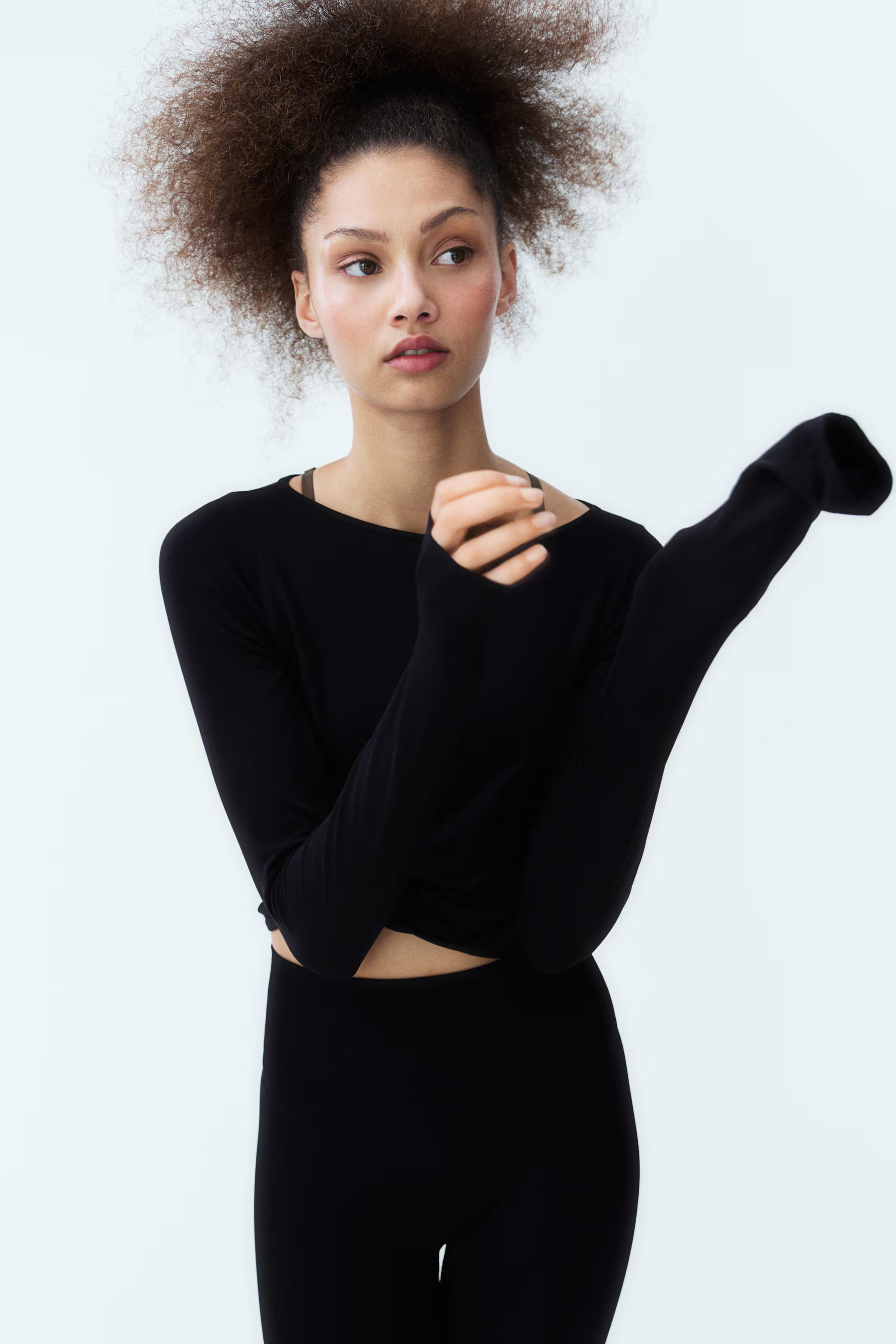 Seamless Sports top in DryMove™ - Black - Ladies | H&M GB | H&M (UK, MY, IN, SG, PH, TW, HK)