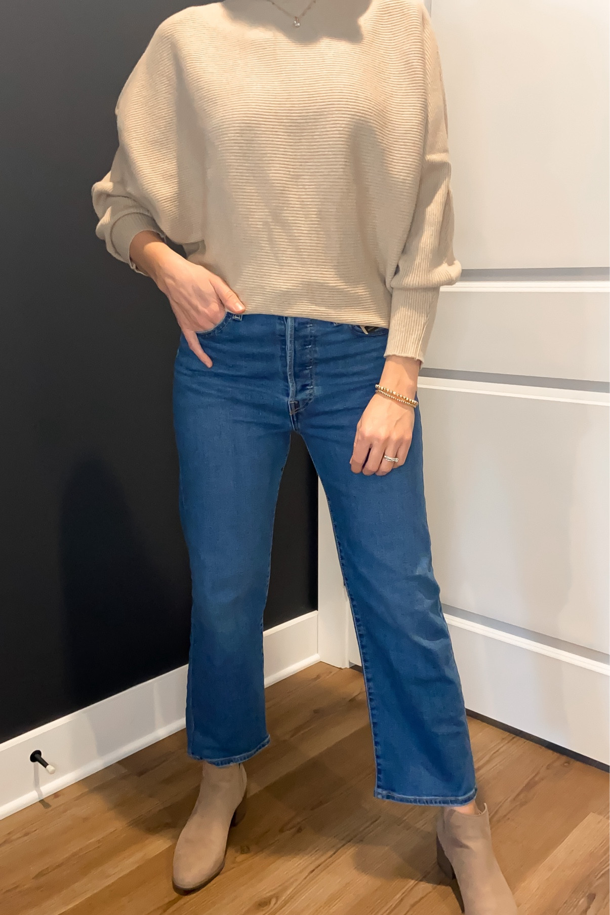 Chelsea boots outfit idea