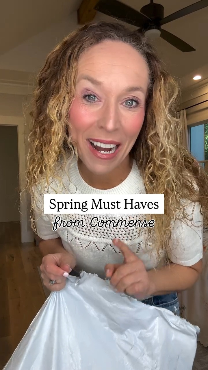 I'm ready for spring!  How about you?  And these spring items are a must from Commense!!

🌷Comment spring for the links to these must-haves!

I love all of these but the pink shorts are my fave!  What's your fave?  Let me know!

Wearing an XS in everything and I'm 5'1"

#midlifestyle #fashionover40 #springfashionover40