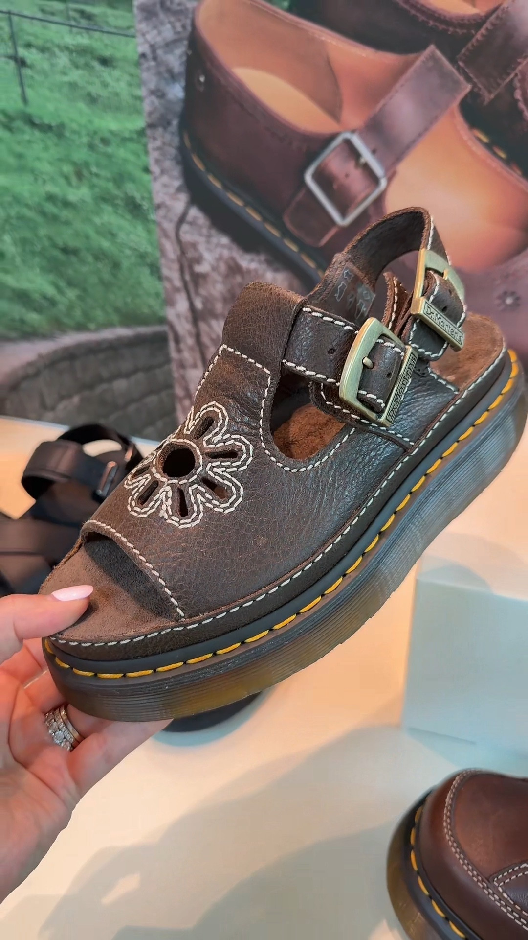 These were THE shoes in the late 90s + early 2000! 