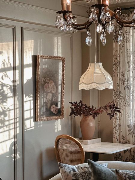 Living room corner details linked below🤍 the bistro table was a antique find, linking a similar one below from Pottery Barn

#LTKSeasonal #LTKhome