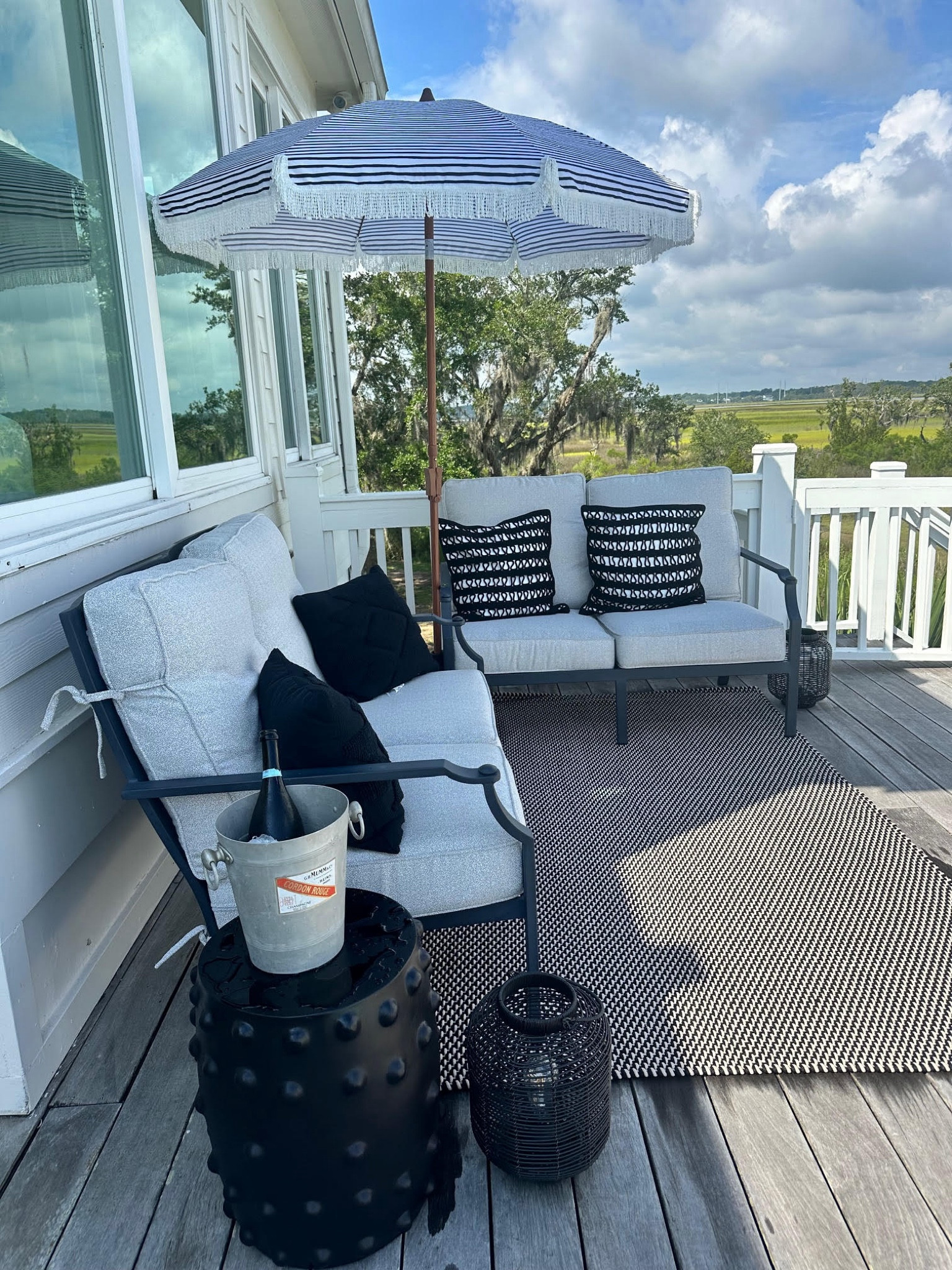 Annie Selke, porch finds, outdoor furniture, black and white porch furniture, Amazon prime, Amazon finds

#LTKSummerSales #LTKHome #LTKSeasonal