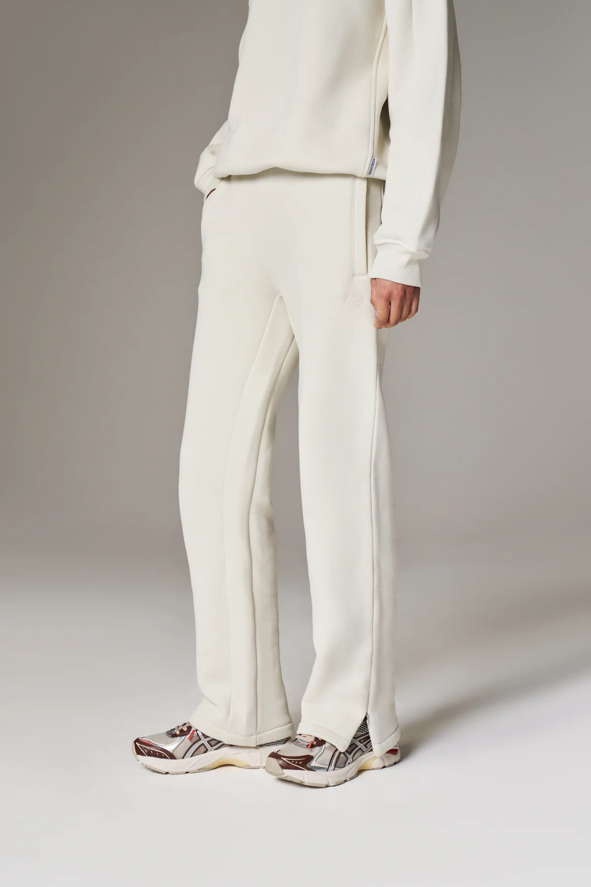 LAUNDERED CLASSICS STRAIGHT LEG JOGGERS - ECRU | The Couture Club