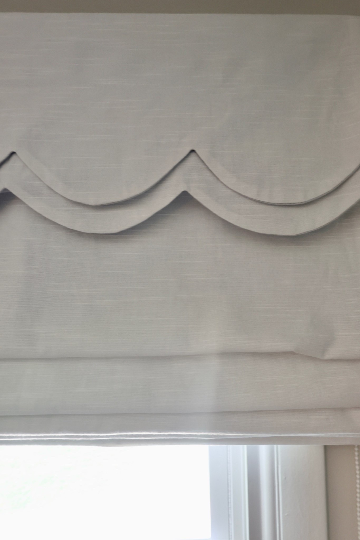 My Amazon favorite scalloped shade. Comes in tons of colors and perfect for any room. 

#LTKStyleTip #LTKHome #LTKSeasonal