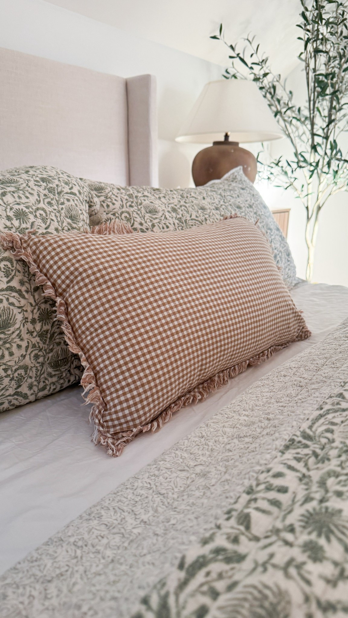 Sneak peek of my latest bedroom refresh & can you believe it’s all from Target !? 🤎

Stay tuned as I’ll be sharing a Reel with all the details and links soon! 🎉

In the meantime, you can shop everything here below ⬇️ 

#TargetHome #BedroomRefresh #CozyHomeVibes #NeutralDecor #TargetFinds #ModernOrganicHome 

#LTKFindsUnder100 #LTKHome #LTKStyleTip